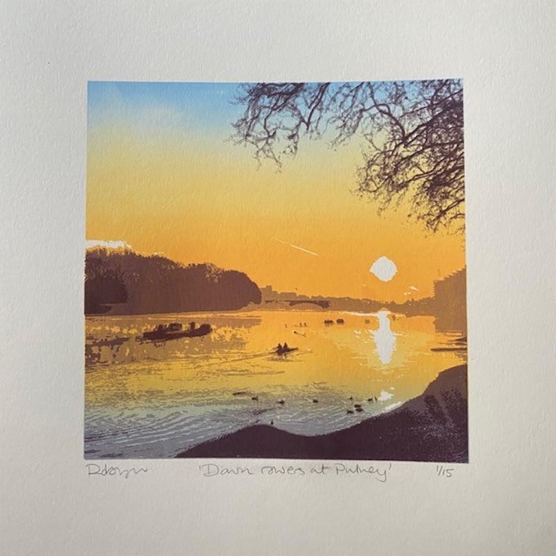 Dawn rowers at Putney (Groß), Landschaft, Meereslandschaft, Sonnenuntergang Kunst, London  (Zeitgenössisch), Print, von Robyn Forbes
