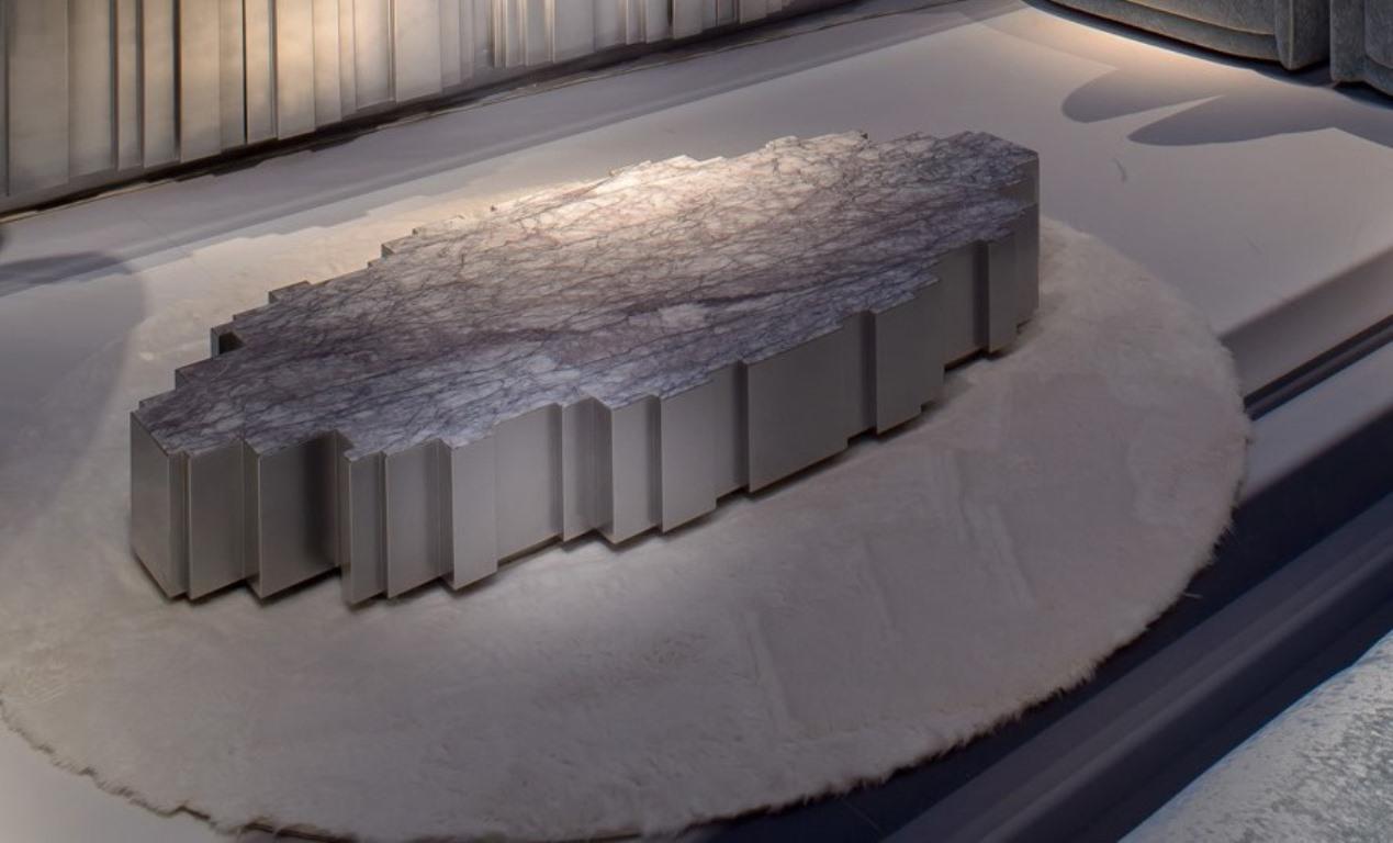 Moderne Roca Unido, table basse centrale avec une âme en marbre en vente