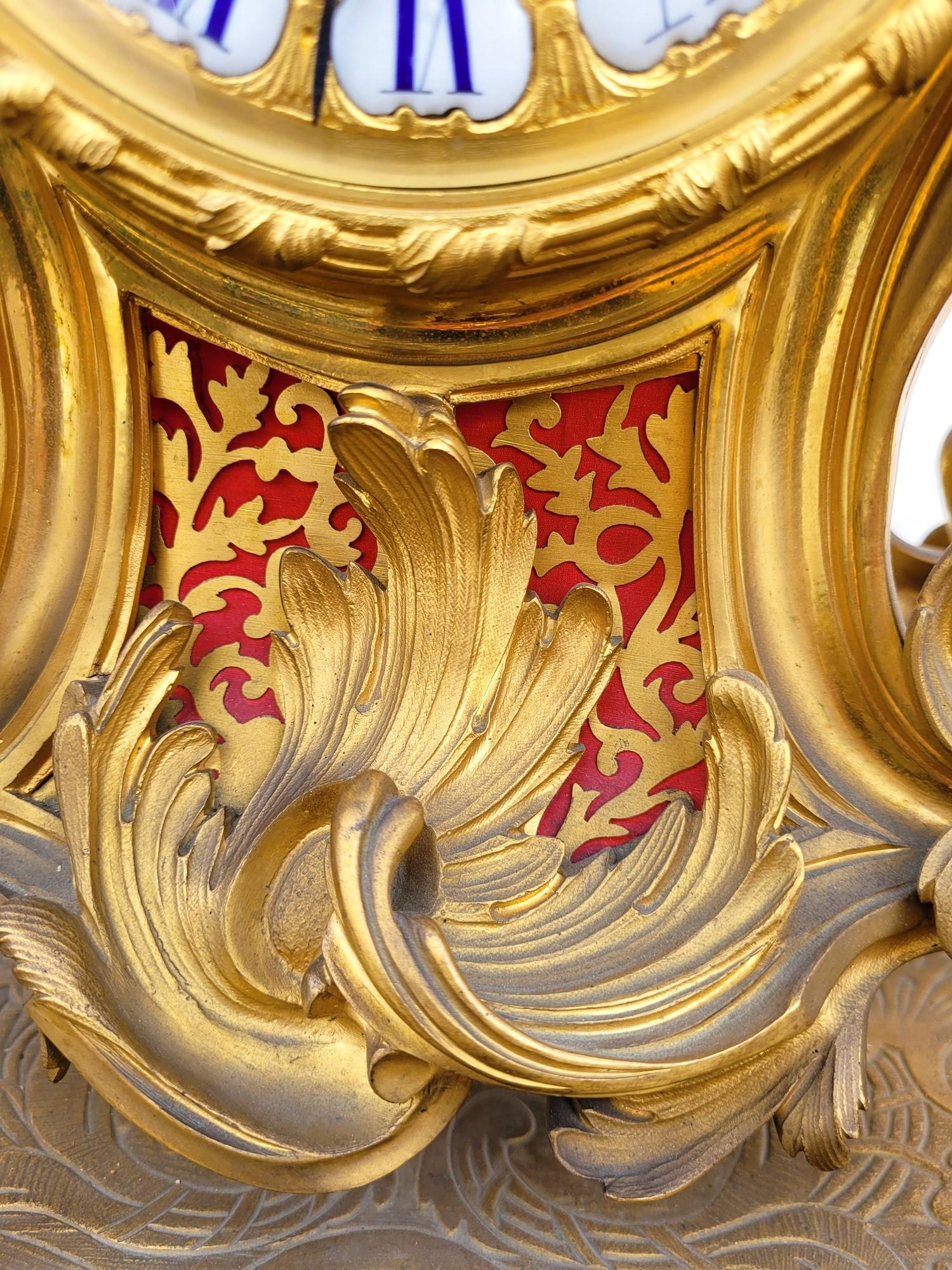 French Rocaille Clock In Gilt Bronze, Napoleon III, 19th Century For Sale