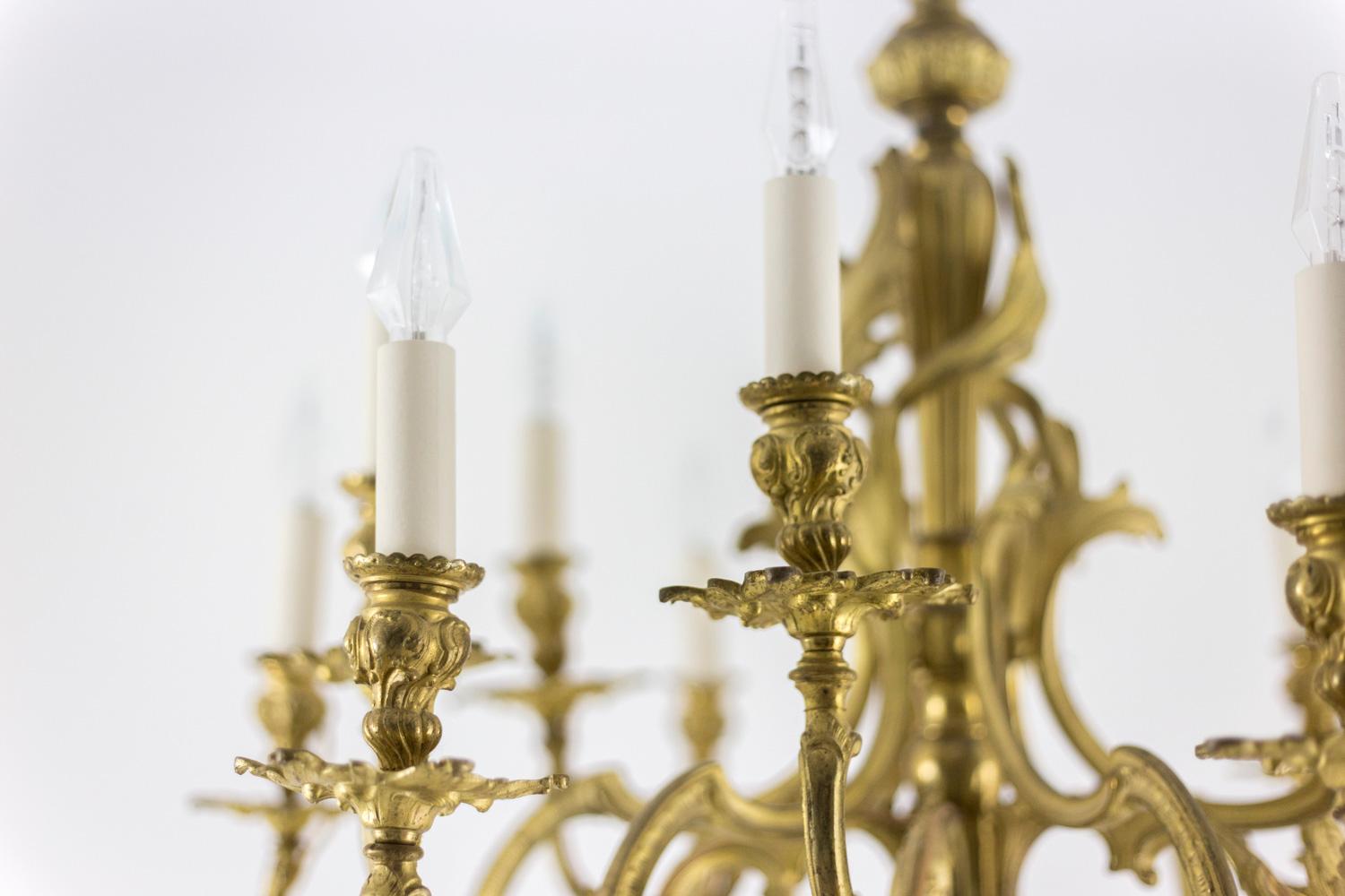 Late 19th Century Rocaille Style Chandelier in Gilt Bronze, circa 1880