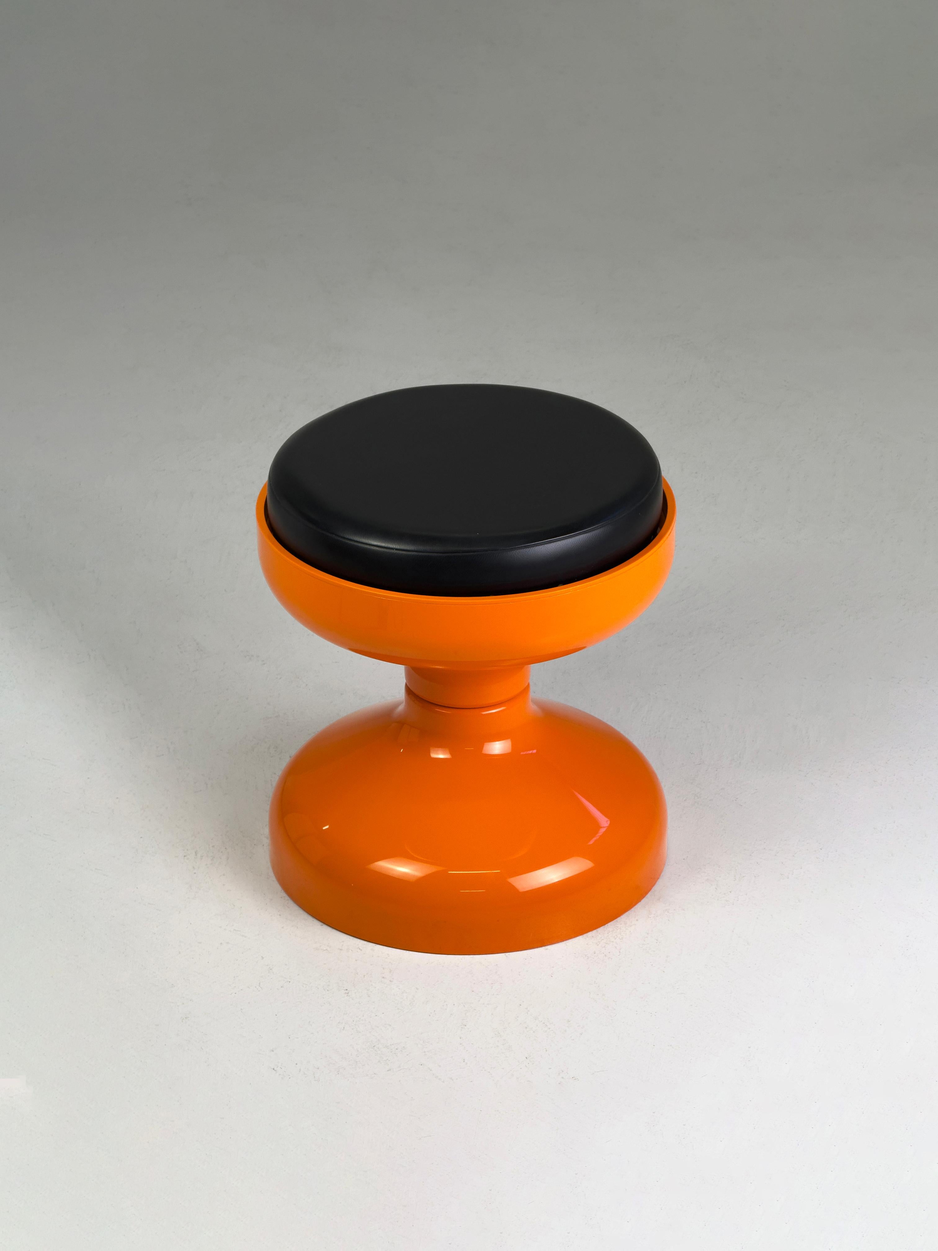 Rocchetto Stool designed  by Achille Castiglioni for Kartell, Italy, 1969 In Good Condition For Sale In Milano, IT