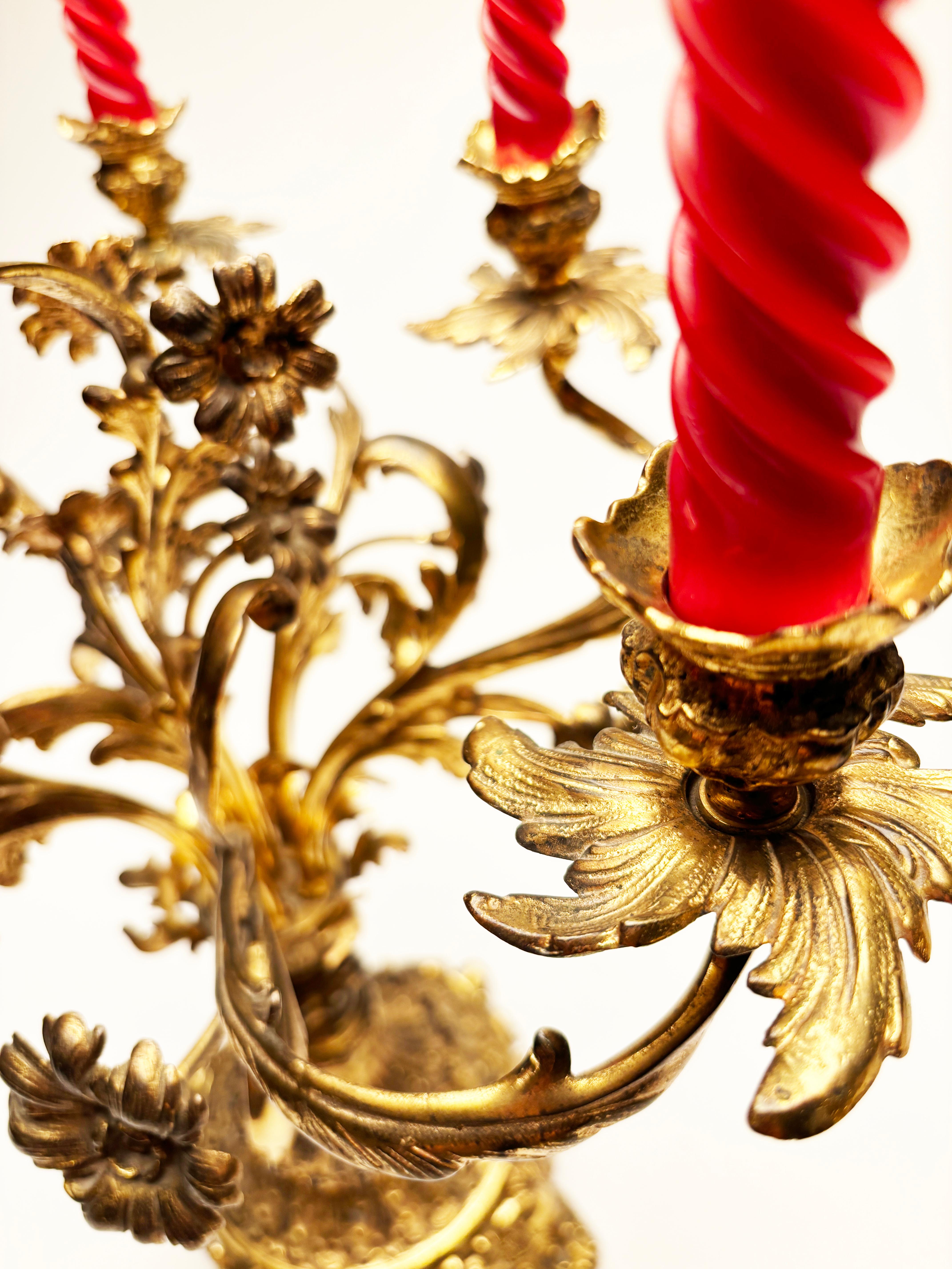 Candelabro in bronzo stile Rocco con 6 bracci in vendita 4