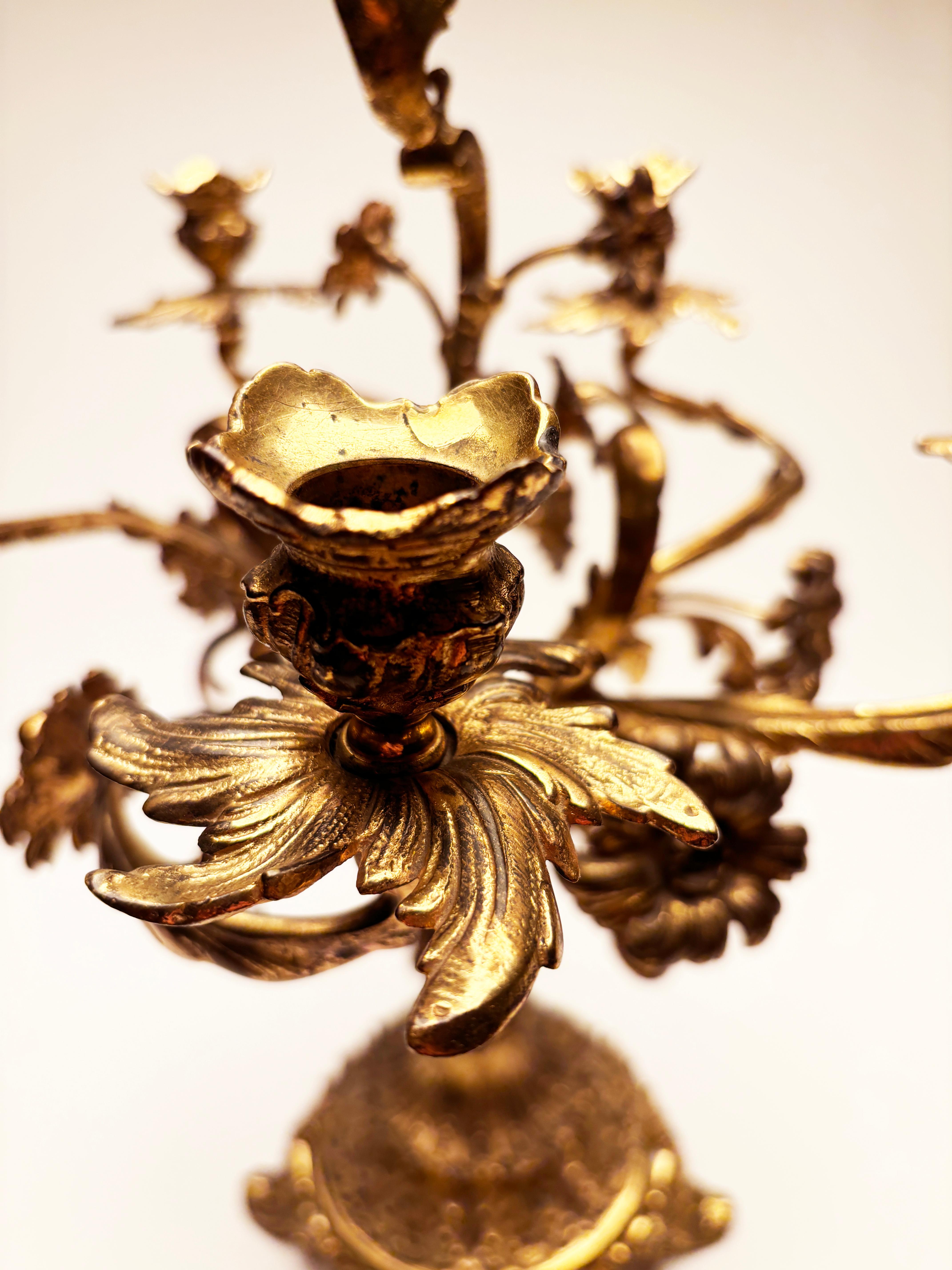 Candelabro in bronzo stile Rocco con 6 bracci In condizioni buone in vendita a Louisville, KY