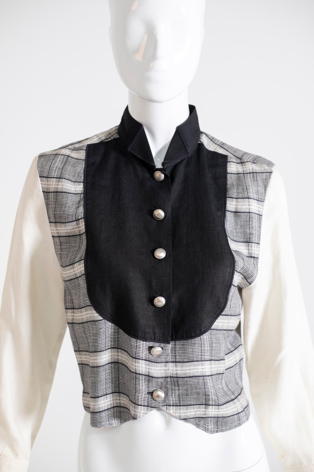 Women's Roccobarocco Vintage Elegant Shirt For Sale
