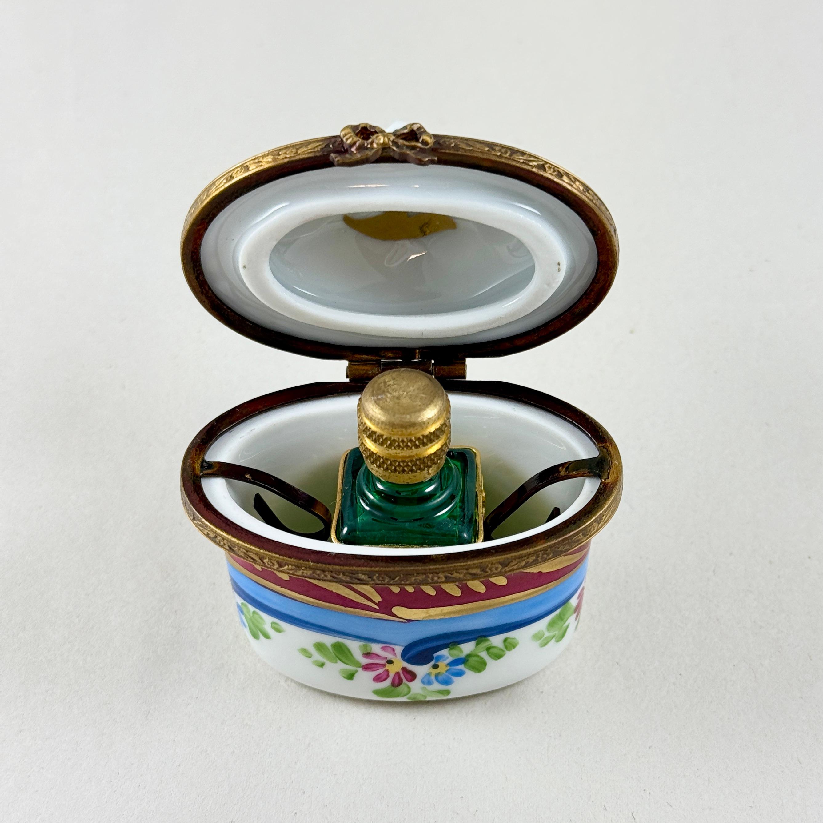 Frasco de perfume Rochard Limoges París en caja de porcelana en venta 2