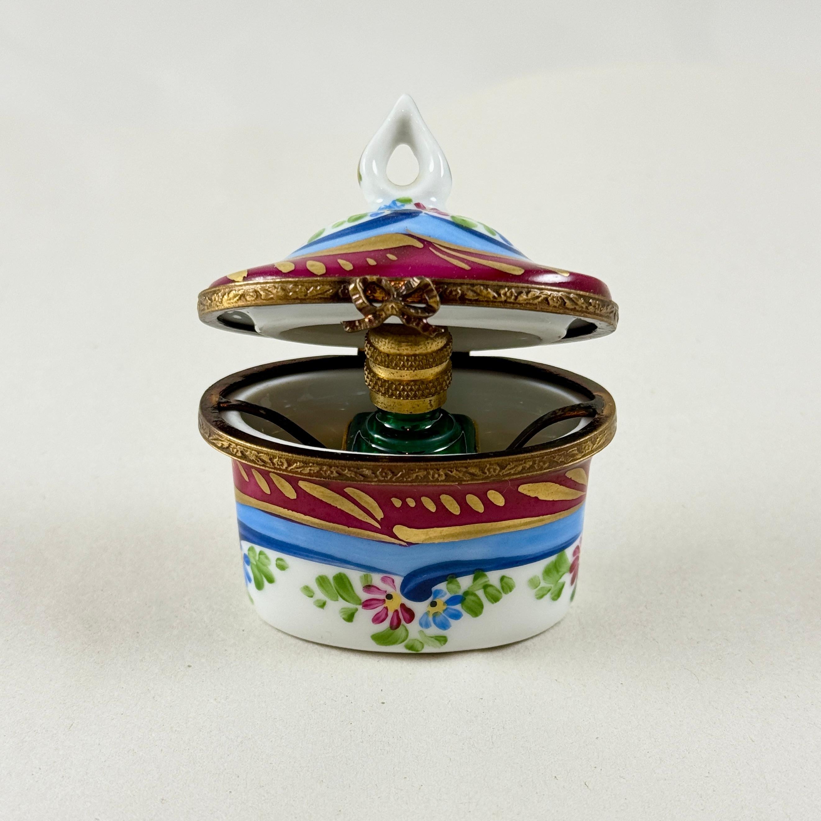 Frasco de perfume Rochard Limoges París en caja de porcelana en venta 3