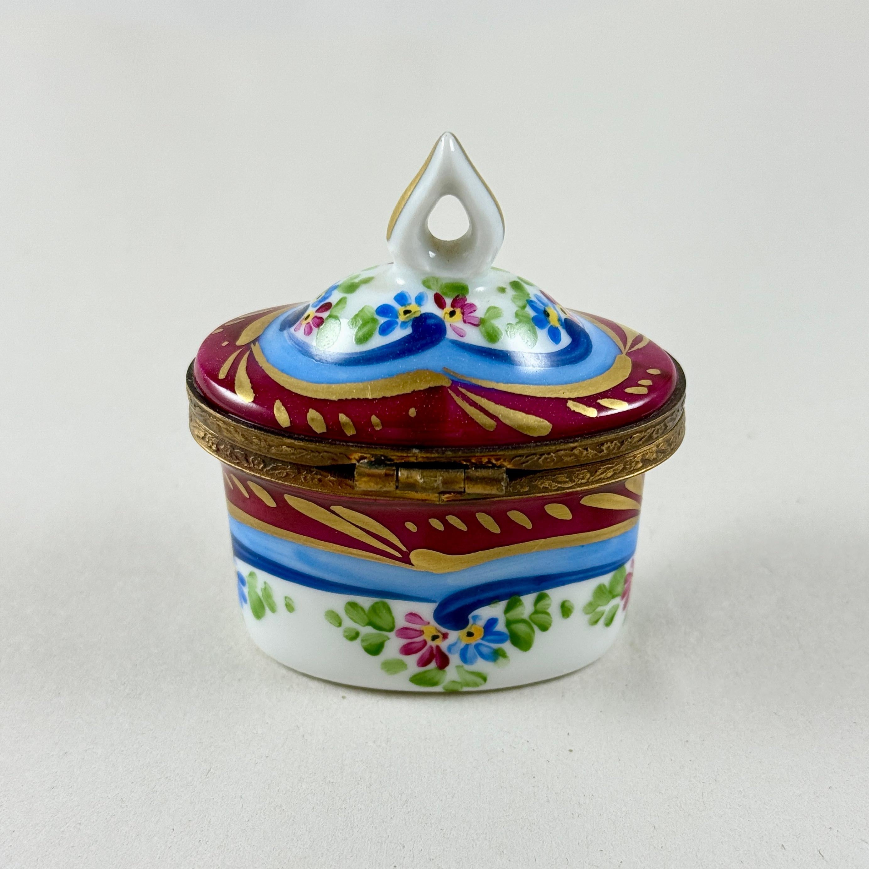 Frasco de perfume Rochard Limoges París en caja de porcelana en Bueno estado para la venta en Philadelphia, PA