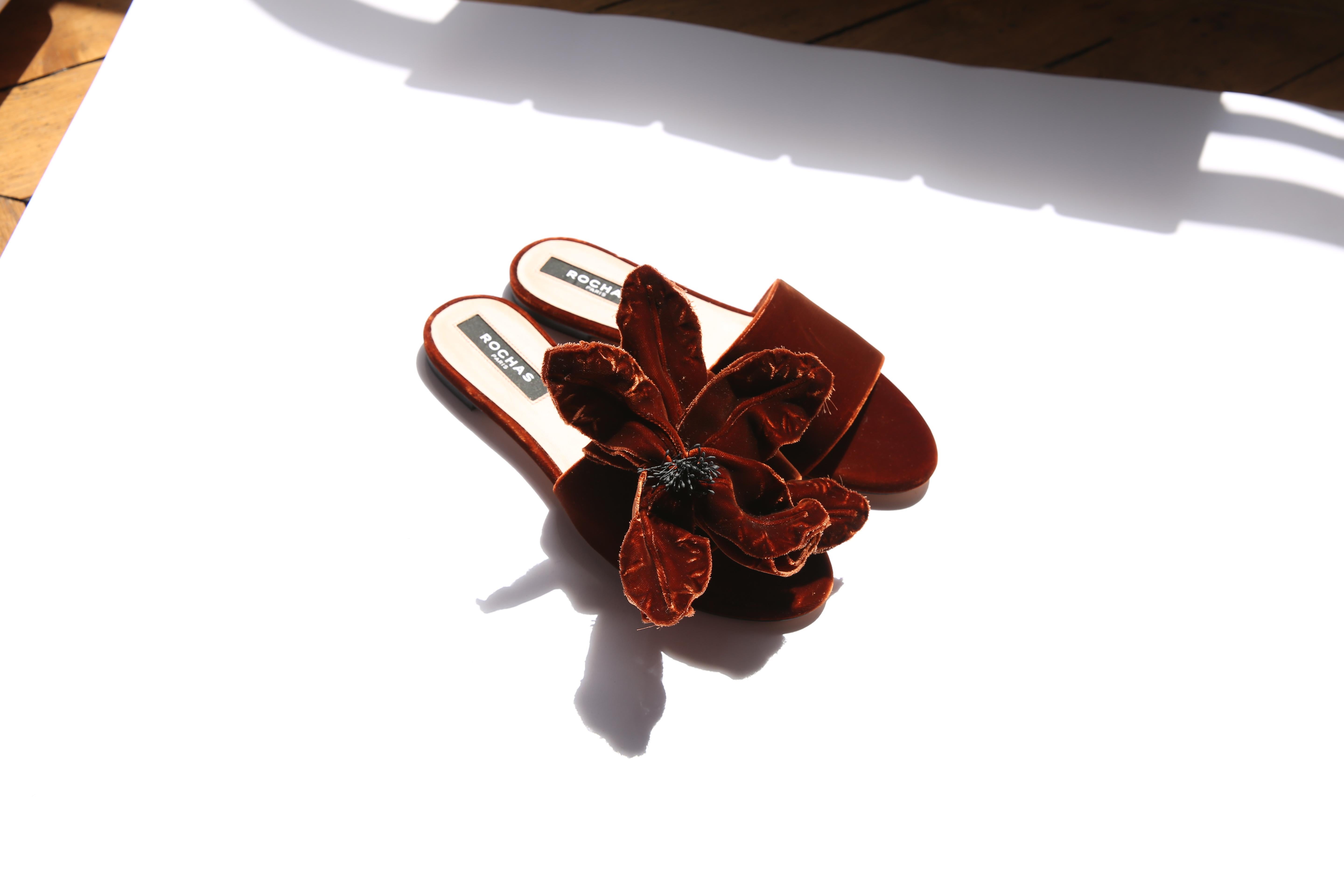 Black Rochas burnt orange brown sepia floral velvet flower appliqué slides sandals 39 For Sale