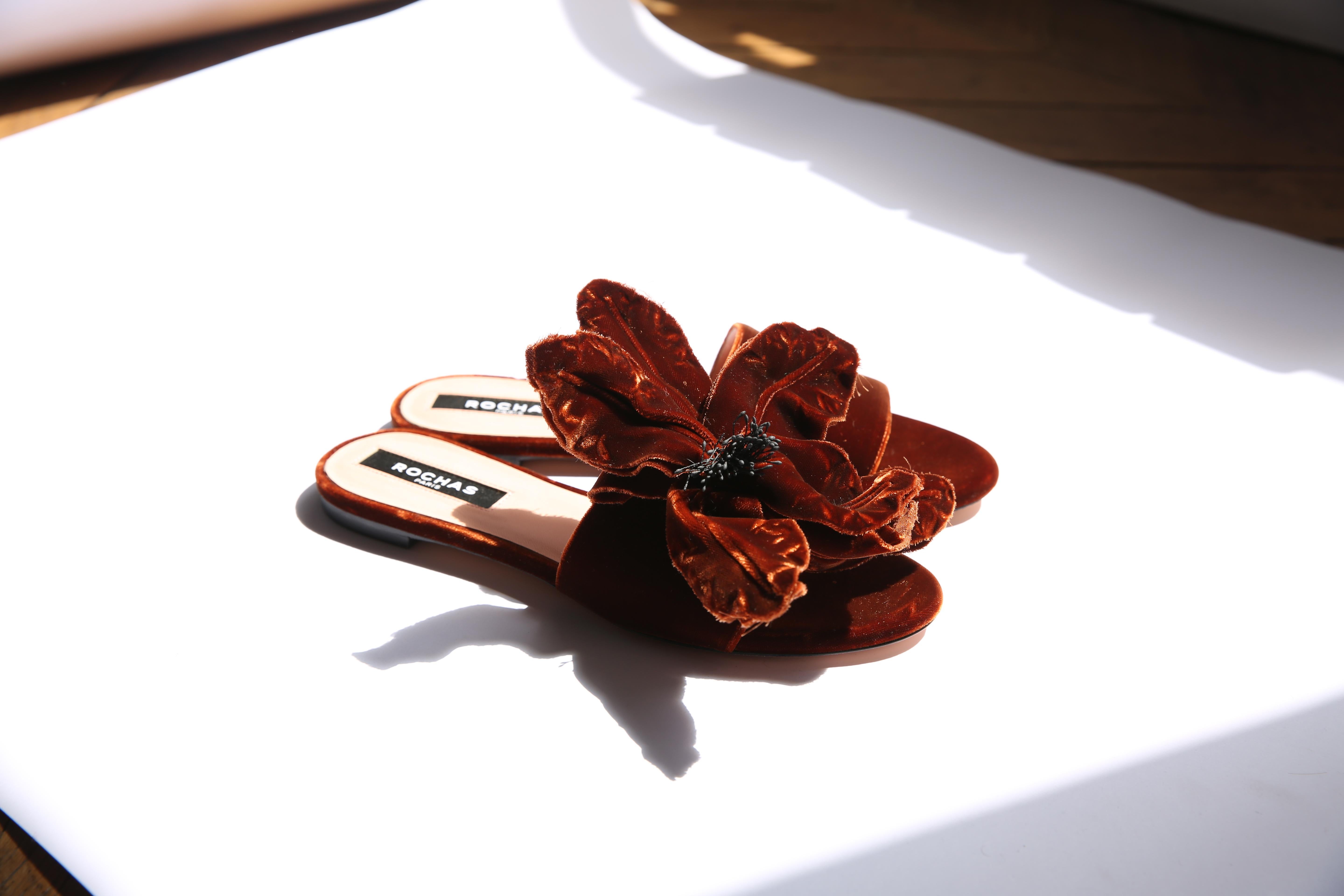 Rochas burnt orange brown sepia floral velvet flower appliqué slides sandals 39 For Sale 1