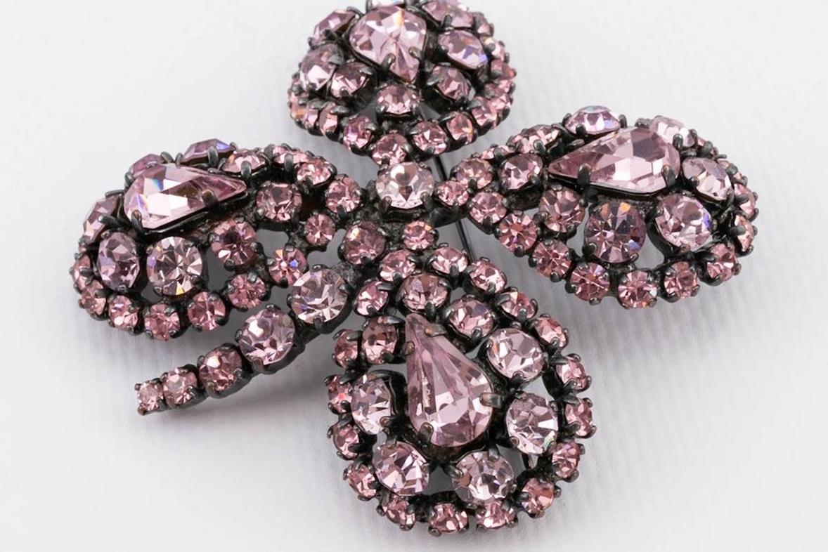 Rochas Clover Silver Plated Brooch with Pink Rhinestones For Sale 1