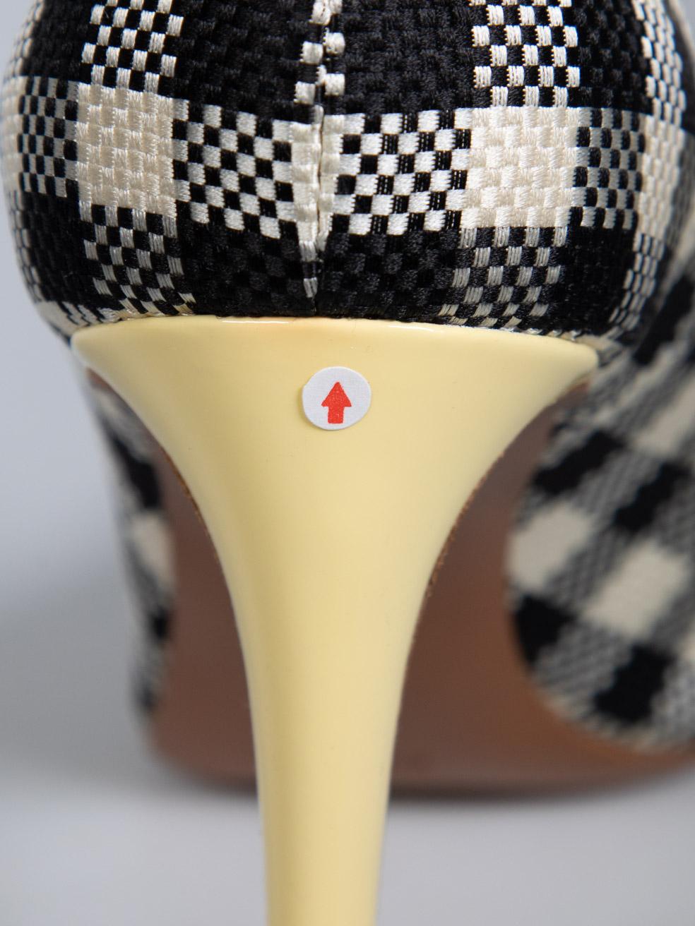 Rochas Gingham Print Woven Pumps Size IT 37.5 For Sale 4
