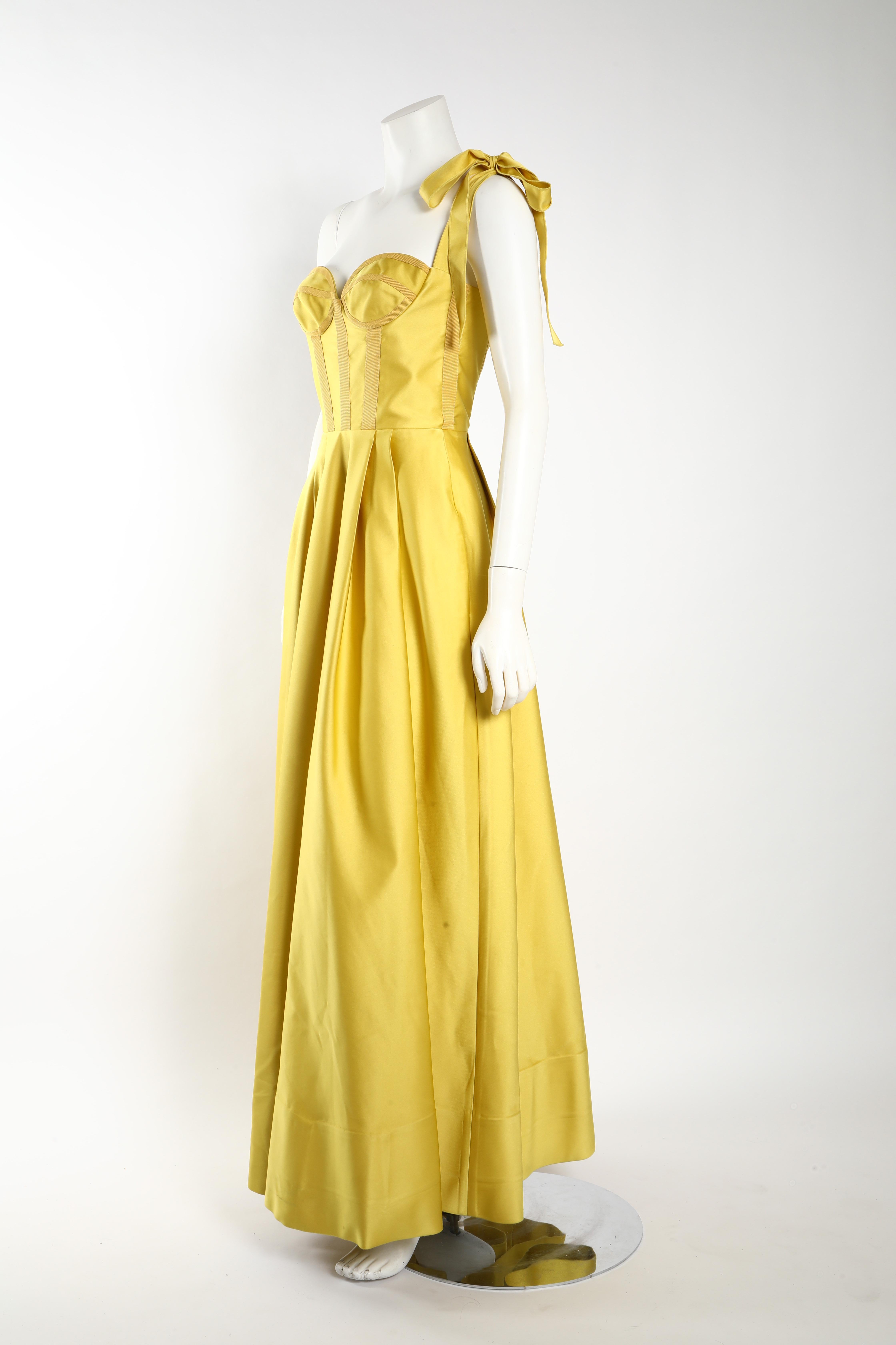  Goldfarbenes Kleid vonchas Damen im Angebot