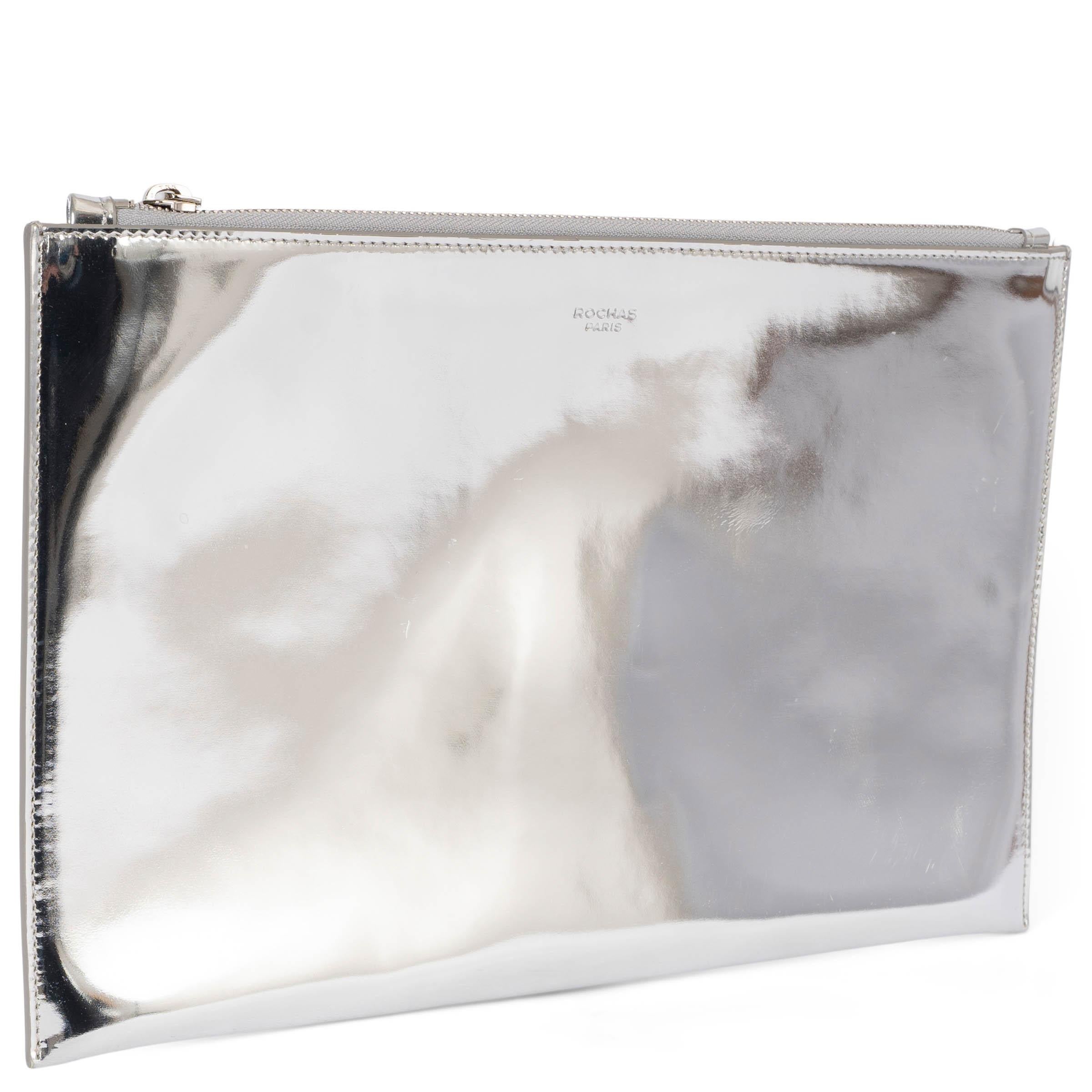 100% authentic Rochas zipper clutch in metallic silver leather. Lined in nude lambskin. Has been carried and shows a few faint scratches on the front and back. Overall in very good condition. 

Measurements
Height	20.5cm (8in)
Width	33cm