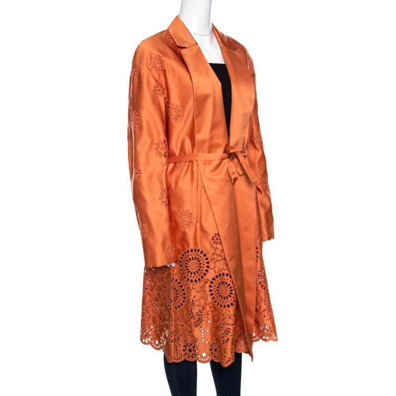 Rochas Orange San Gallo Eyelet Embroidered Duchesse Satin Belted Overcoat L In Good Condition In Dubai, Al Qouz 2