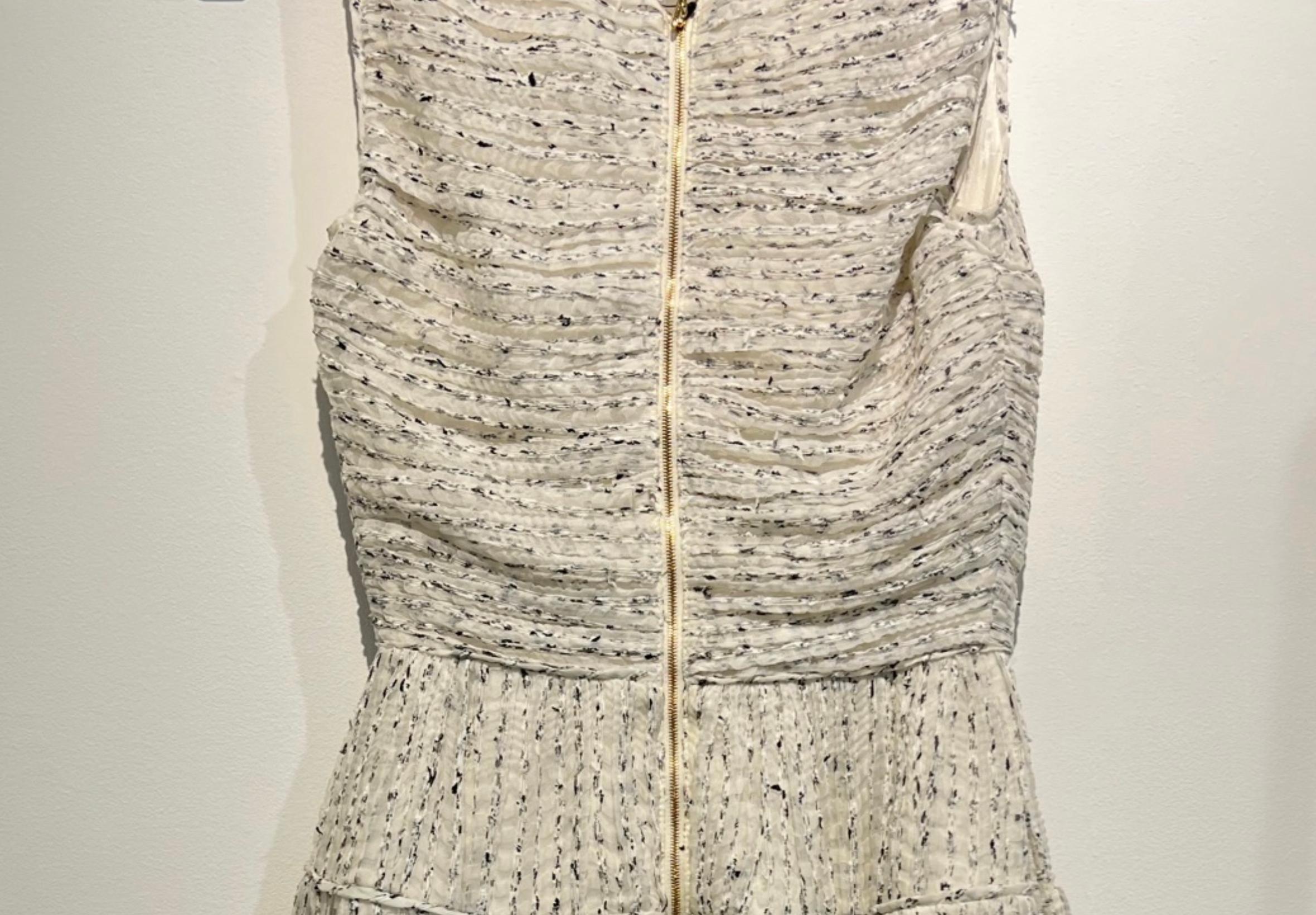 Women's Rochas Sleeveless Dress Zipper Back Full Skirt Size 38
