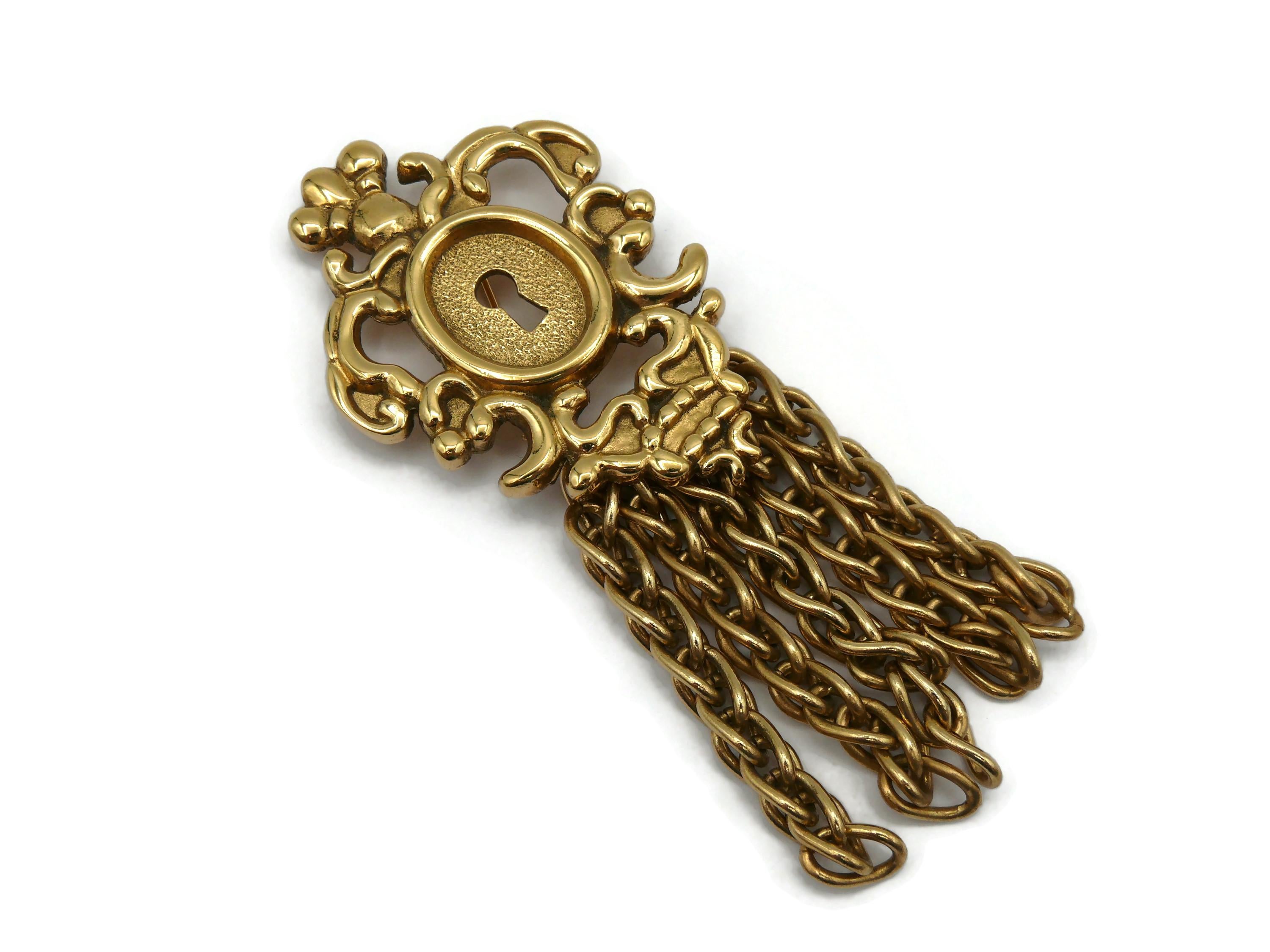 ROCHAS Vintage Goldfarbene Barock-Schlüssellochbrosche, Vintage im Zustand „Hervorragend“ im Angebot in Nice, FR