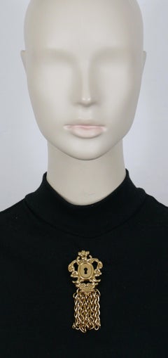 ROCHAS Vintage Gold Tone Baroque Keyhole Brooch