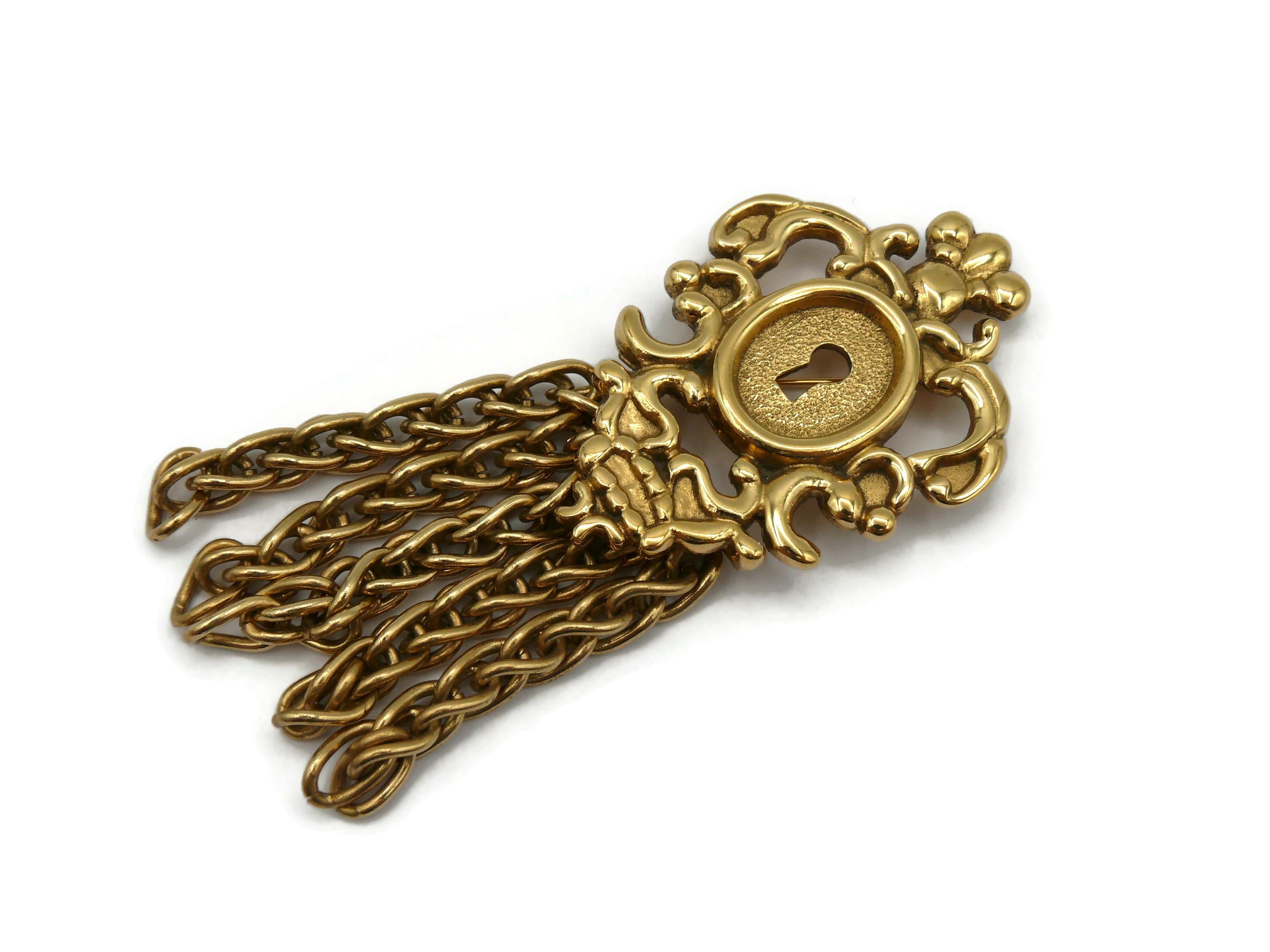 Women's ROCHAS Vintage Gold Tone Baroque Keyhole Brooch For Sale