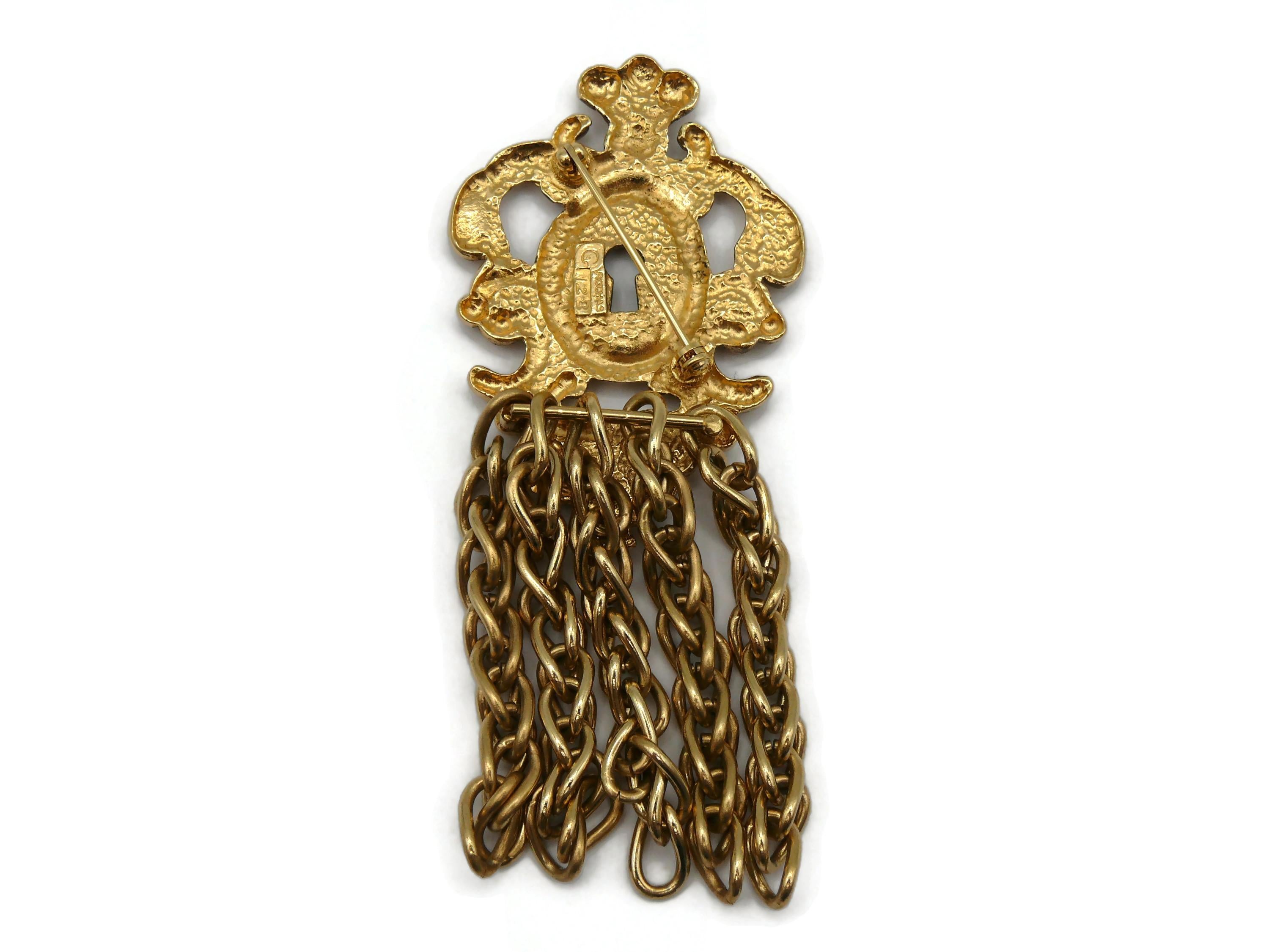 ROCHAS Vintage Gold Tone Baroque Keyhole Brooch For Sale 1