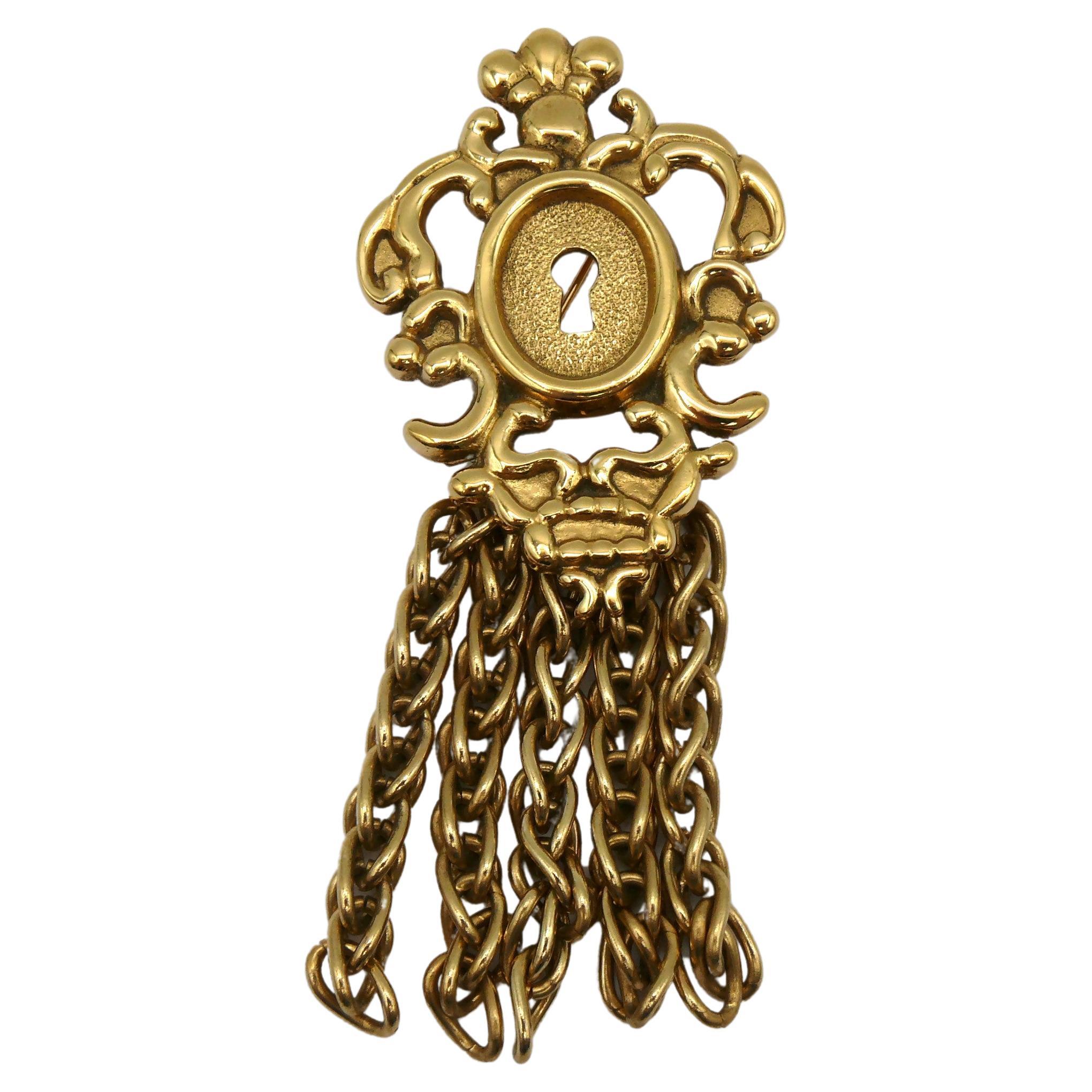 ROCHAS Vintage Gold Tone Baroque Keyhole Brooch For Sale