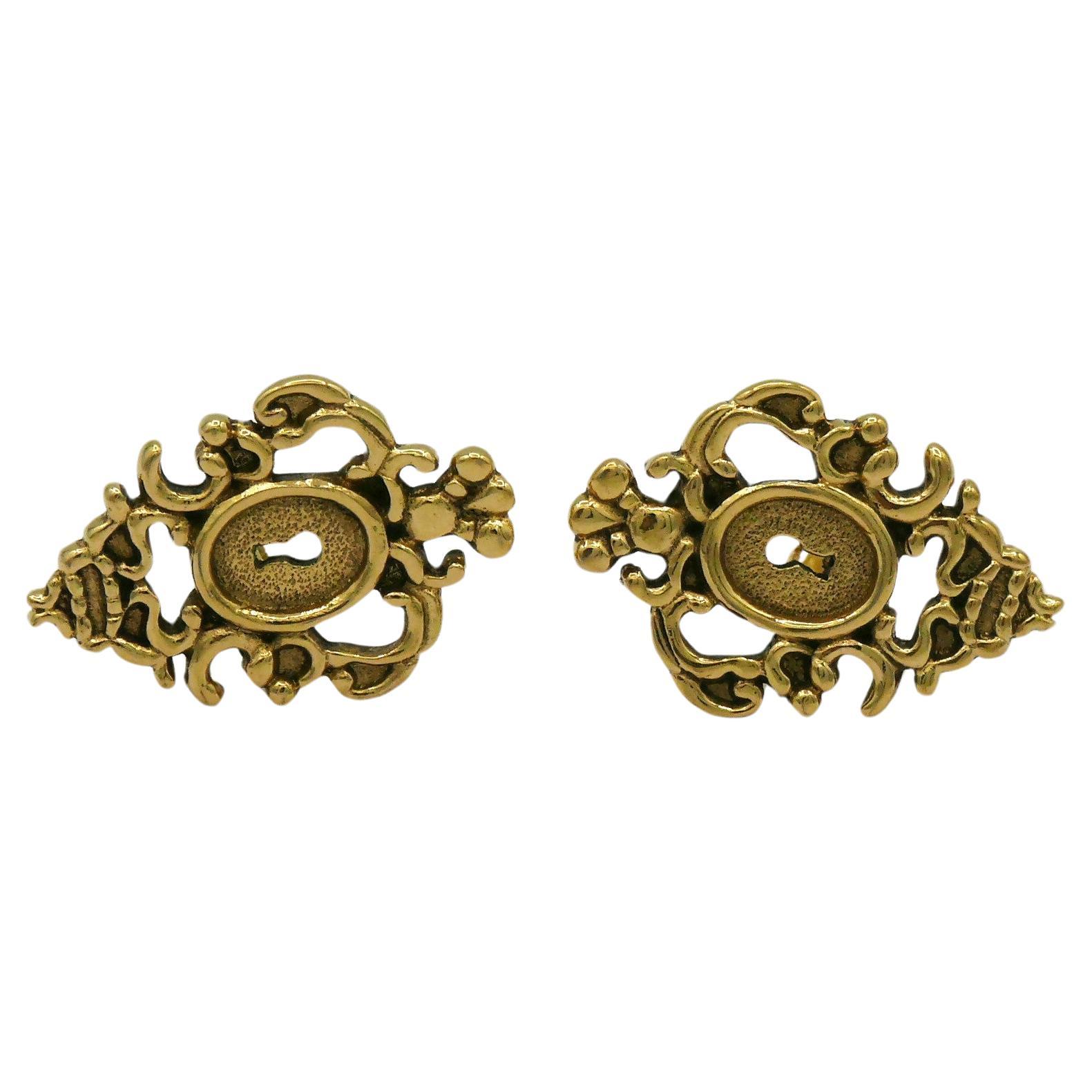 ROCHAS Vintage Gold Tone Baroque Keyhole Clip-On Earrings For Sale