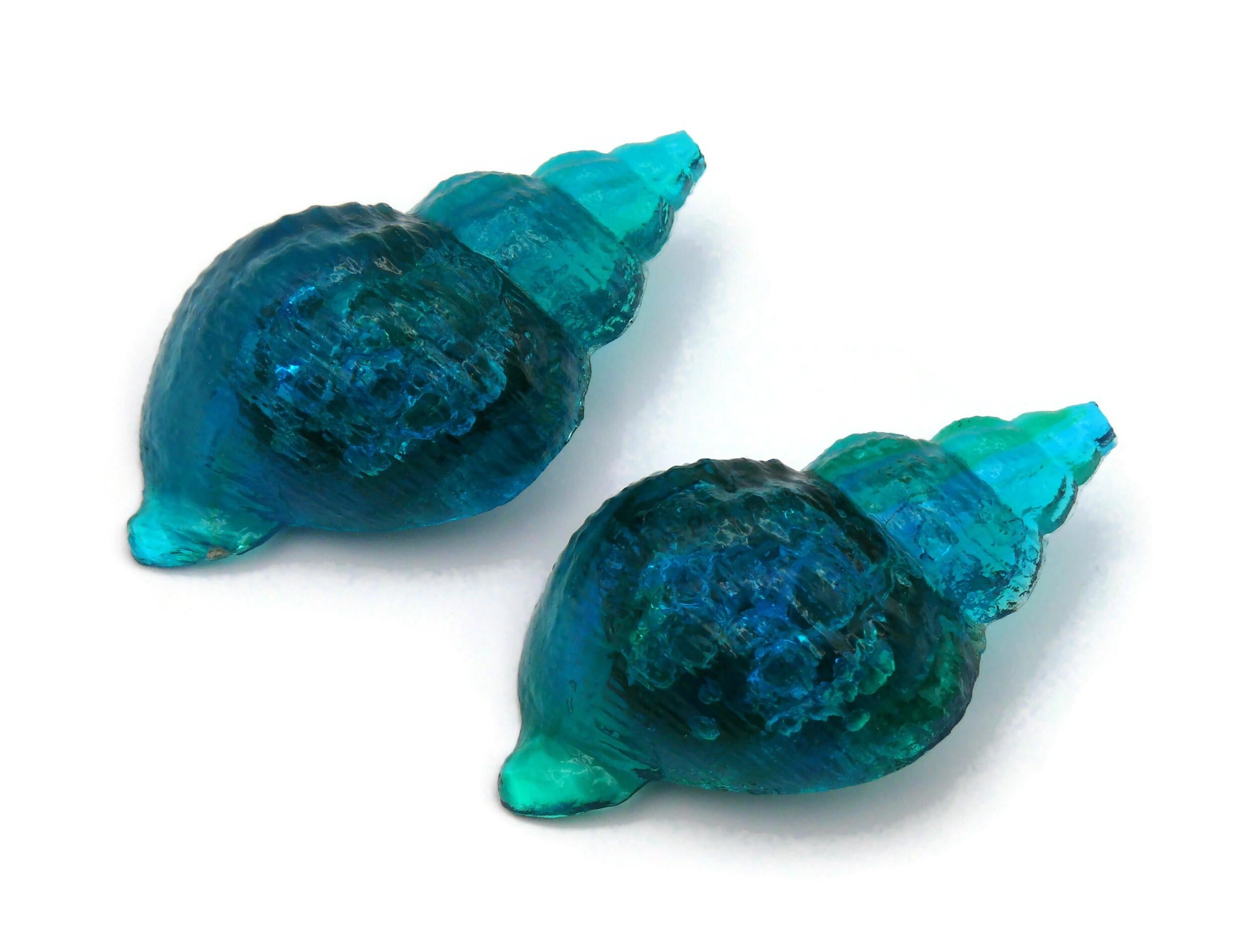 ROCHAS Vintage Massive Sea Shell Resin Clip-On Earrings For Sale 1