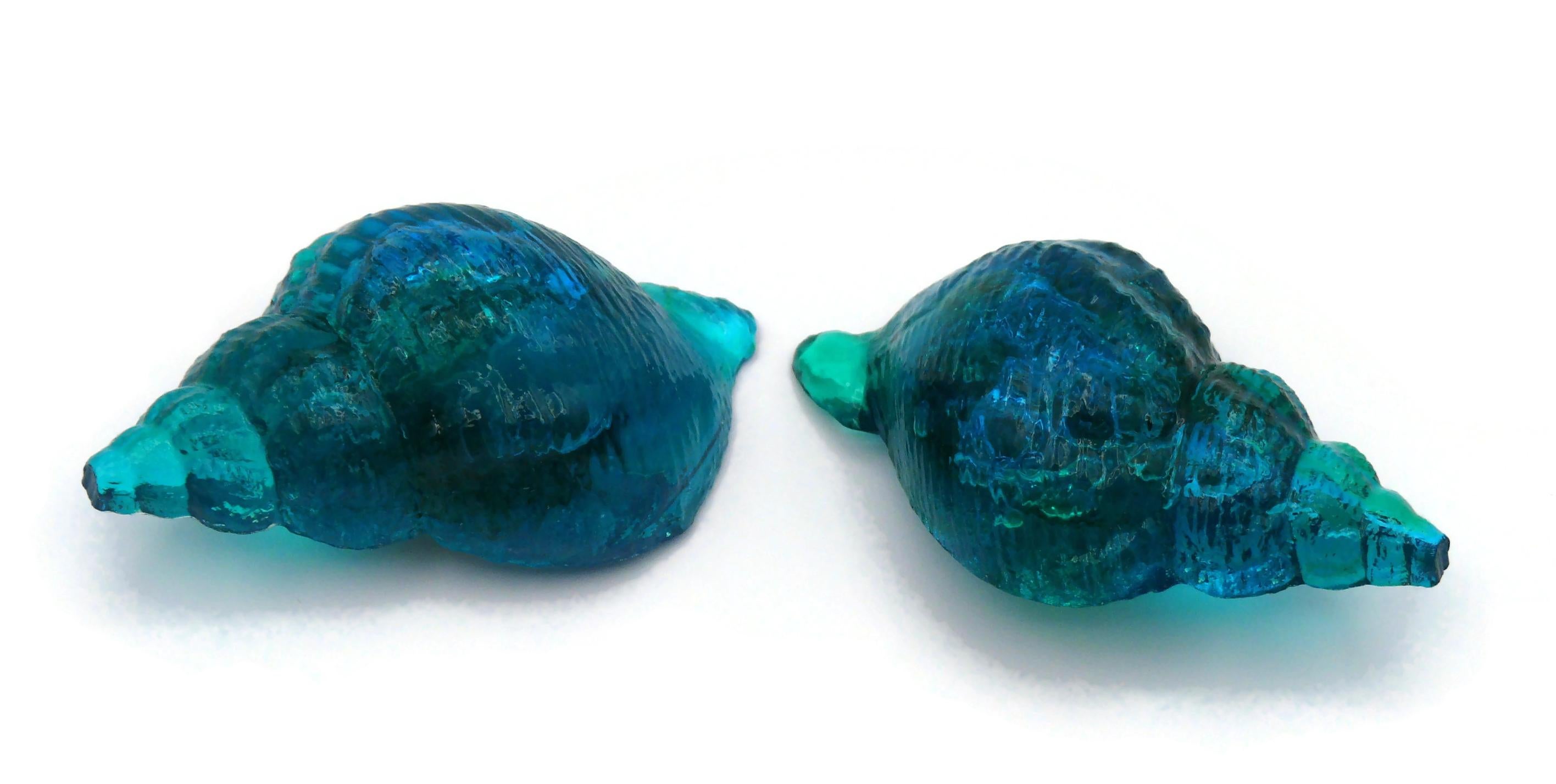 ROCHAS Vintage Massive Sea Shell Resin Clip-On Earrings For Sale 2