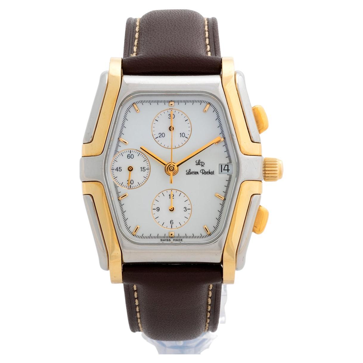 Unsere seltene Vintage Lucien Rochat Kron Automatik-Chronograph Referenz 21 462 012 mit Datum verfügt über eine große und prominente Fall, der 37mm ohne Krone, 40,6mm mit Krone, 46mm Stollen zu Stollen und eine 14,8mm Tiefe misst. Das Gehäuse ist