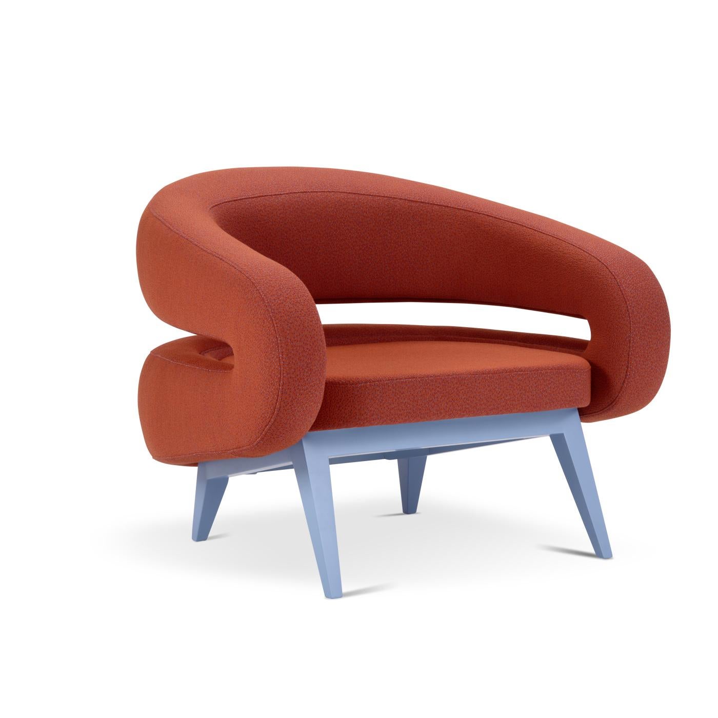 Avec un design futuriste, ce fauteuil dispose d'une base en bois de hêtre et est disponible en plusieurs couleurs. Le fauteuil vous enveloppe comme un câlin chaleureux et l'assise est rembourrée de mousse de polyuréthane indéformable de différentes
