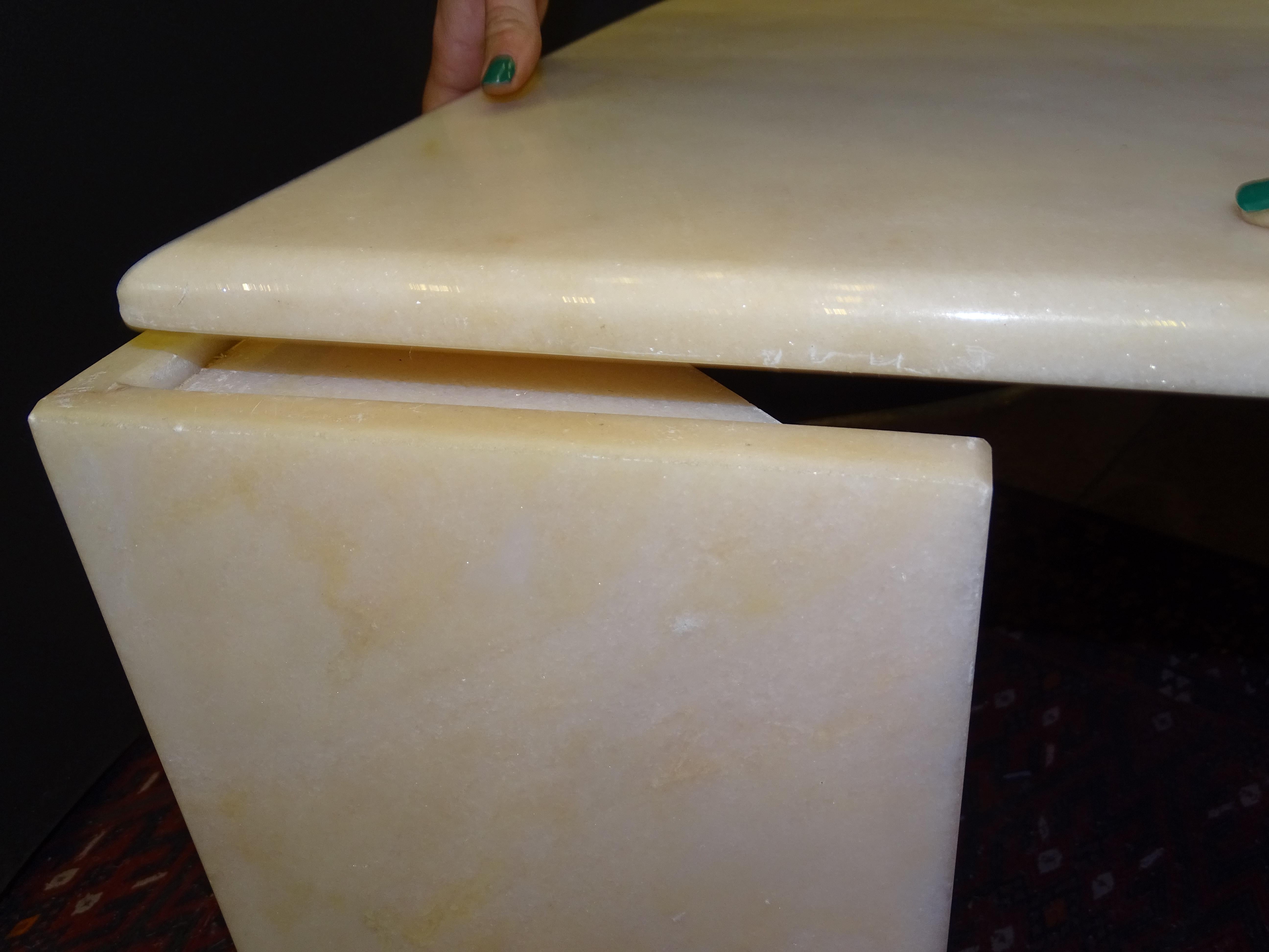 Table basse en marbre beige français Roche Bobois des années 70, table centrale 2