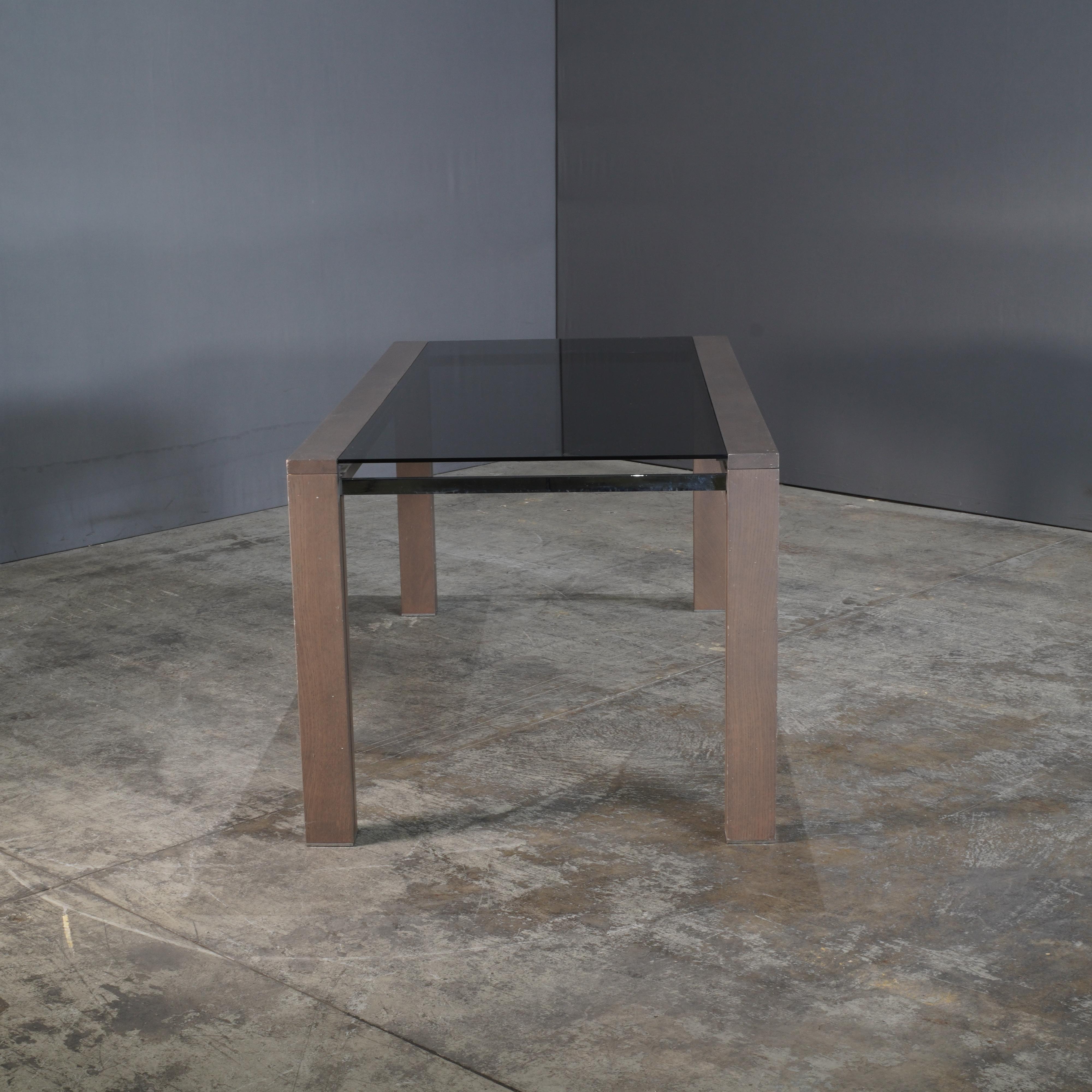 Acier Table de salle à manger à caisson en anthracite et verre fumé Roche Bobois en vente