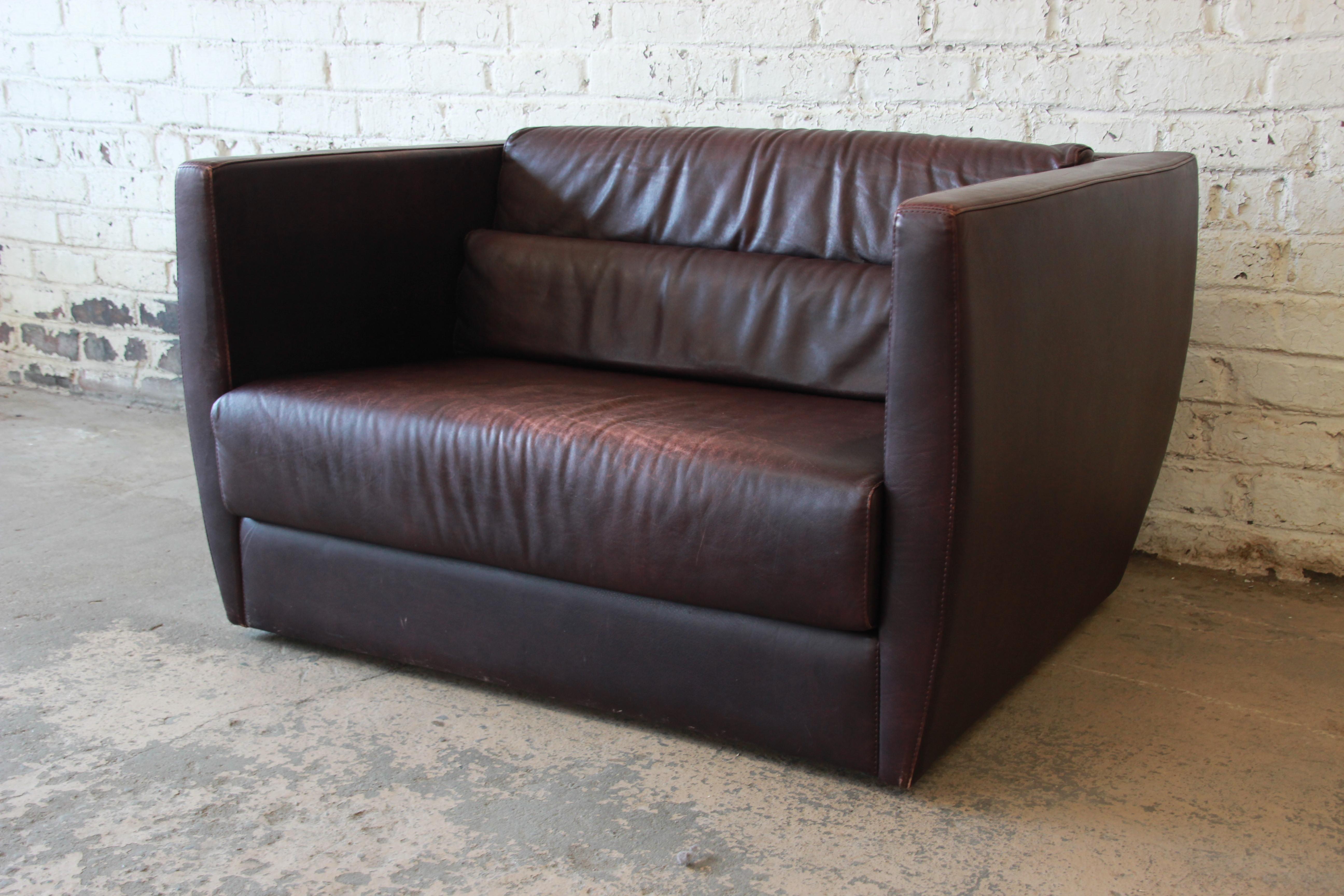 Roche Bobois Bauhaus Style Leather Loveseat or Cube Chair, 1970s In Good Condition In South Bend, IN