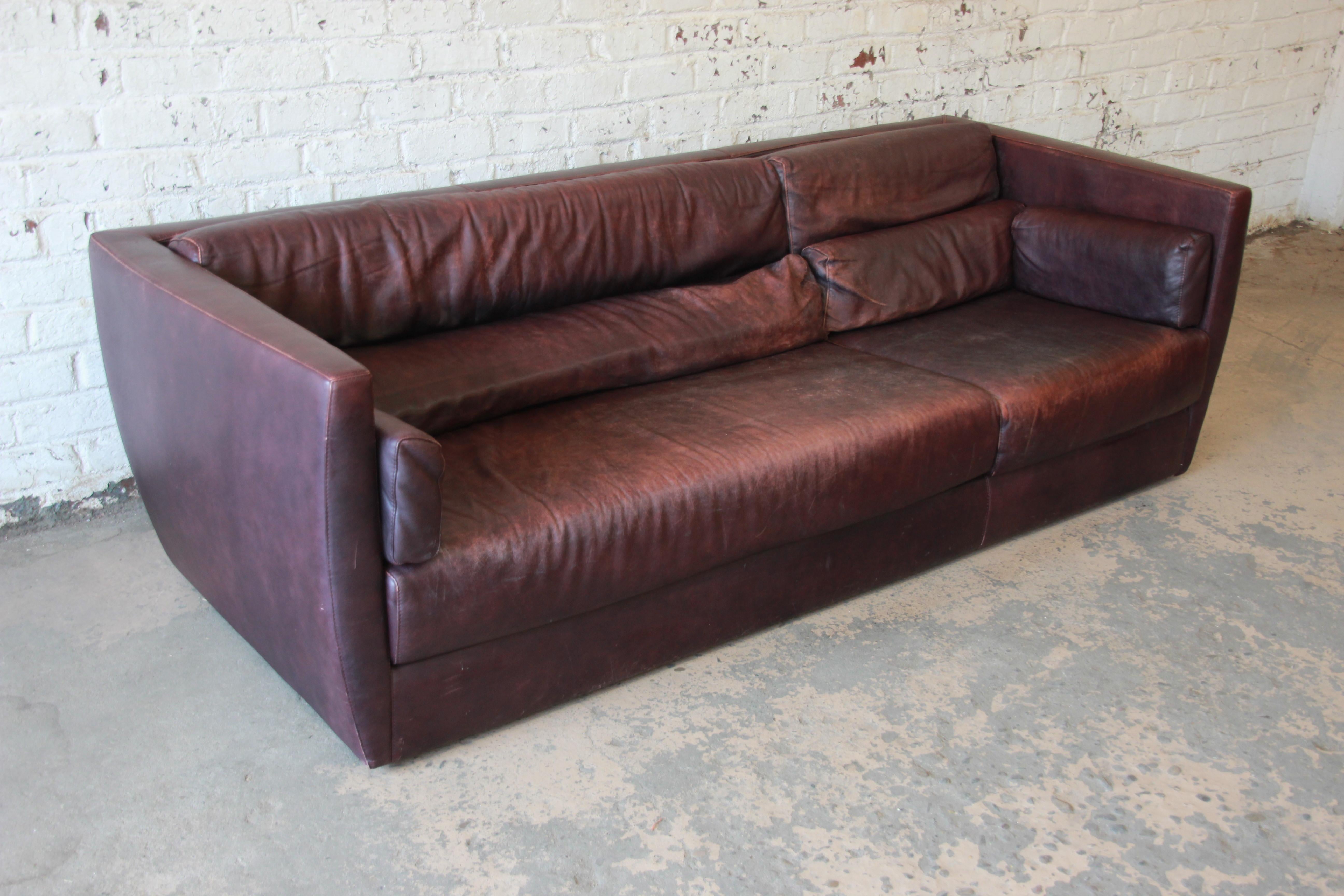 Roche Bobois Bauhaus Style Leather Sofa, 1970s In Good Condition In South Bend, IN