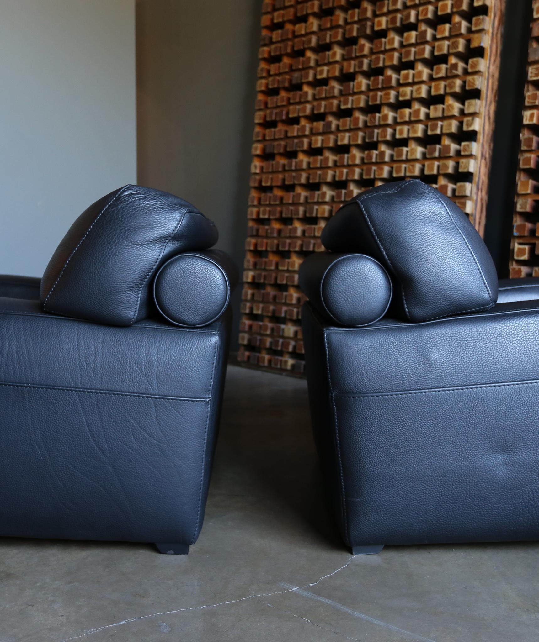 Roche Bobois Black Pebble Leather Lounge Chairs, circa 1990 In Good Condition In Costa Mesa, CA