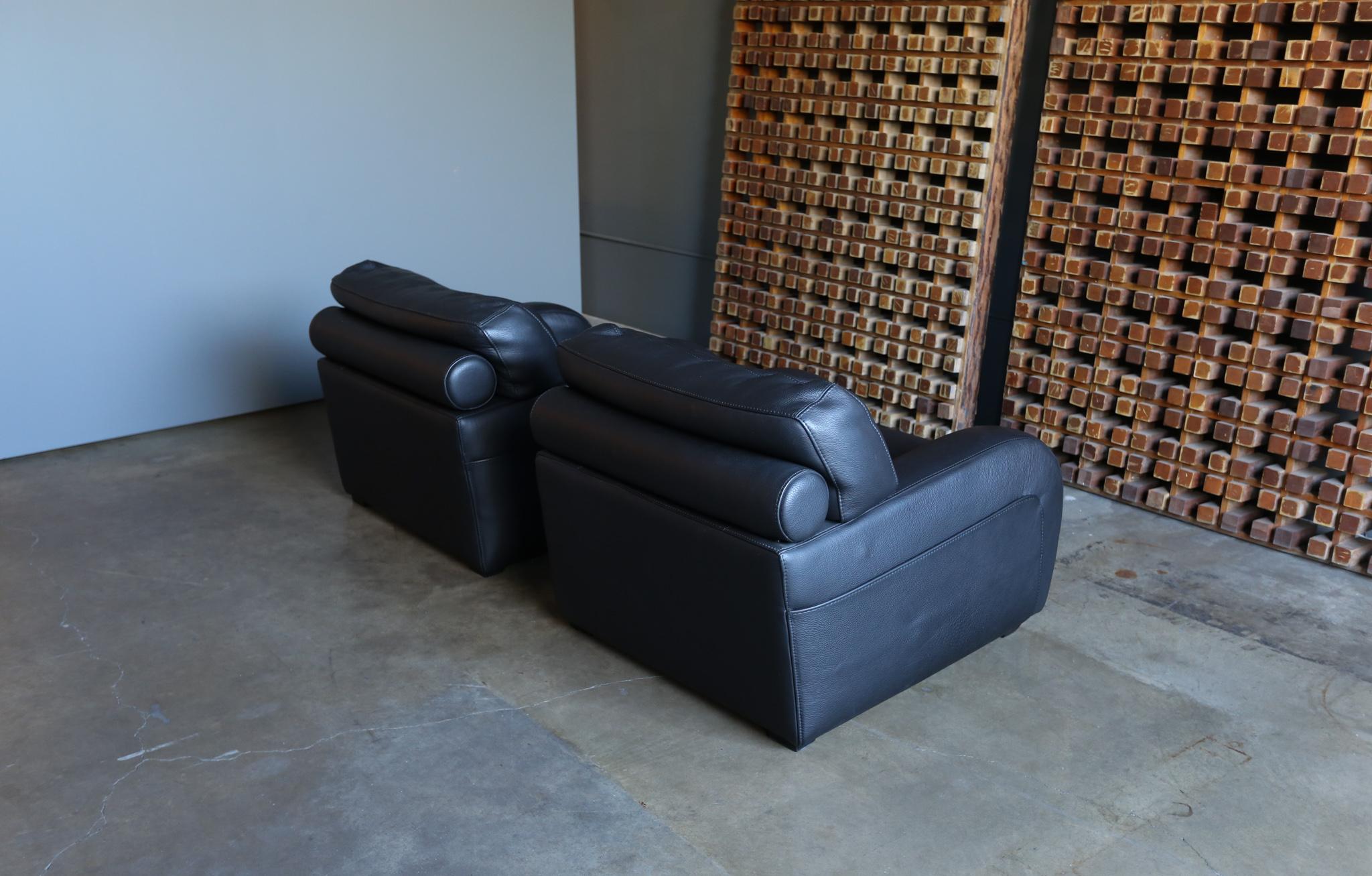 Roche Bobois Black Pebble Leather Lounge Chairs, circa 1990 1