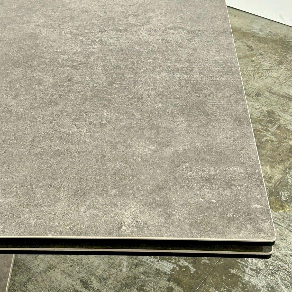 Céramique Table Nephtis Roche Bobois en vente