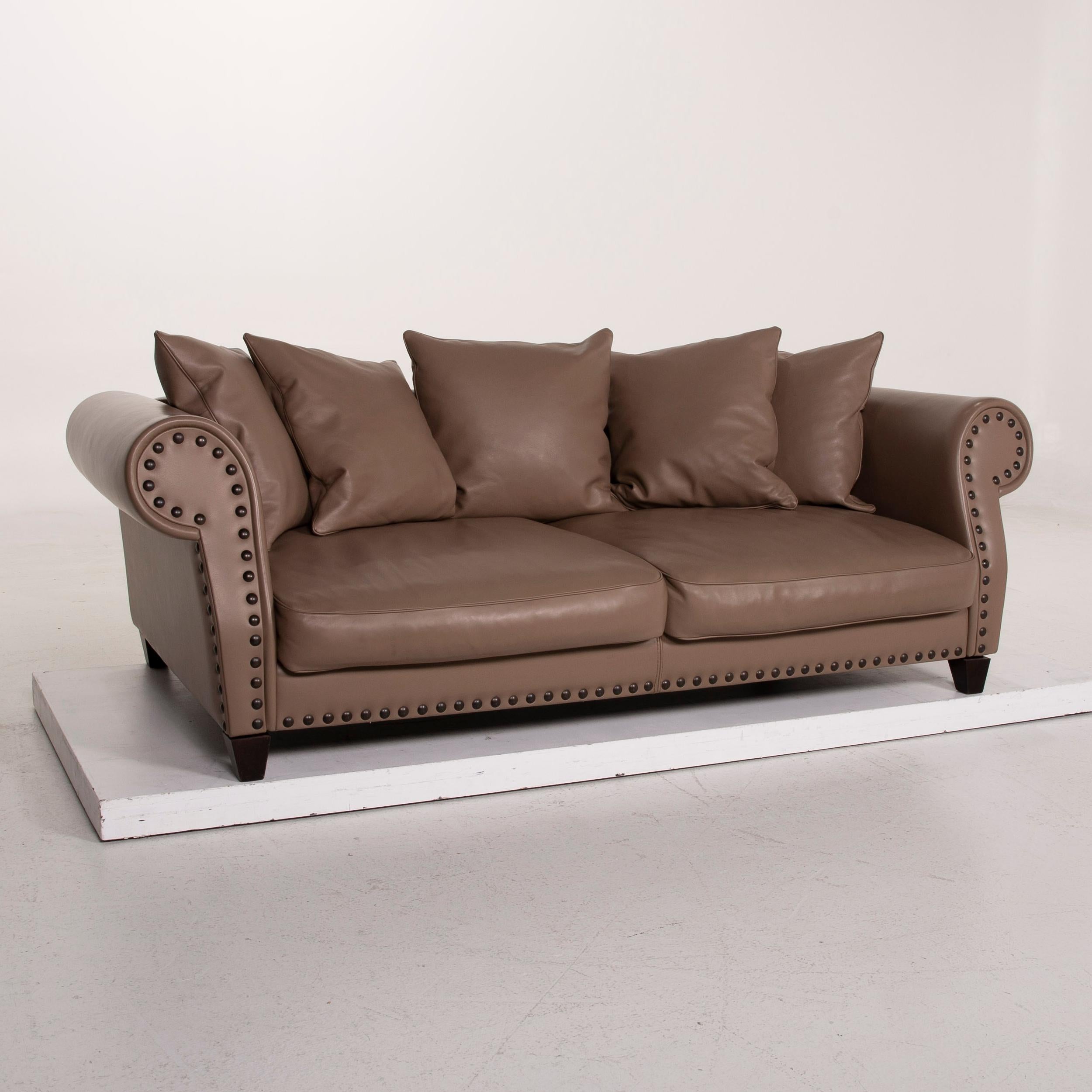 Roche Bobois Chester Chic Leather Sofa Brown Three-Seat In Good Condition For Sale In Cologne, DE