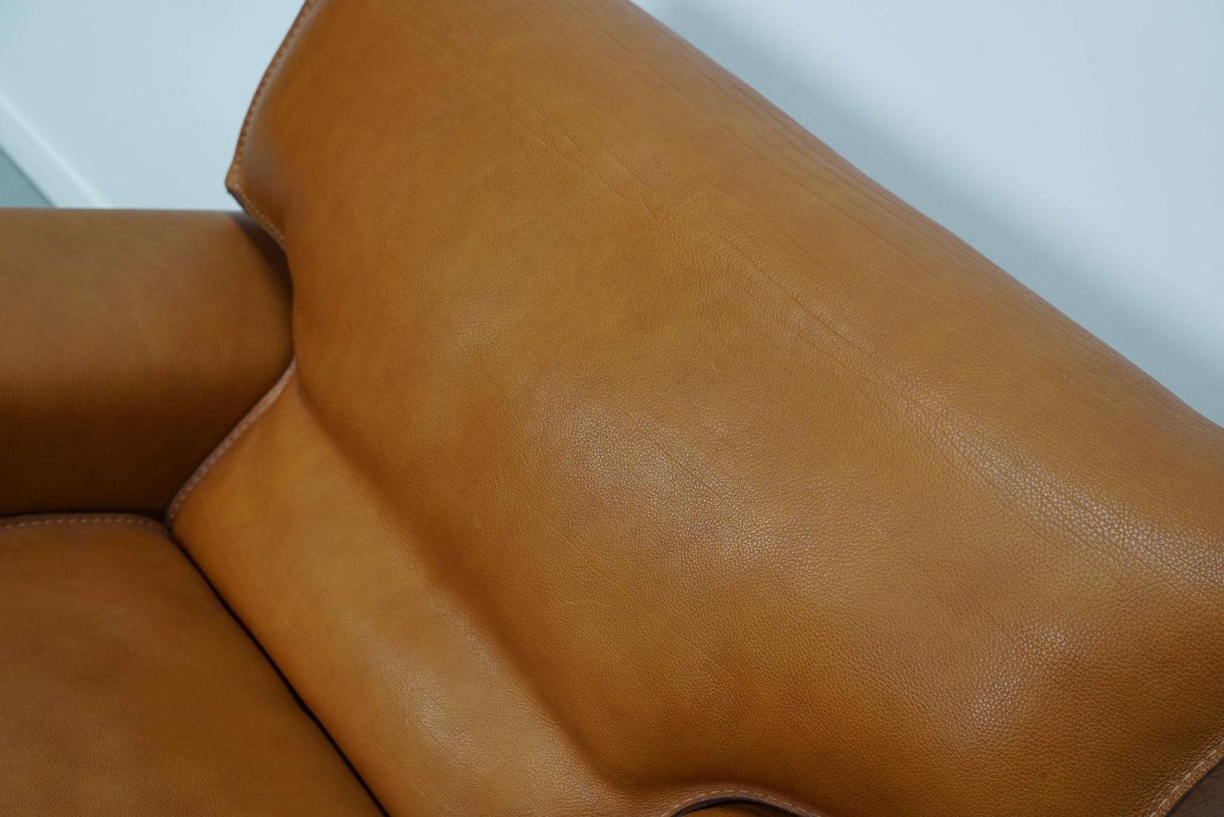 Roche Bobois Club Chair In Tan / Cognac Neck Leather – France, circa 1980 In Good Condition For Sale In Nijmegen, NL