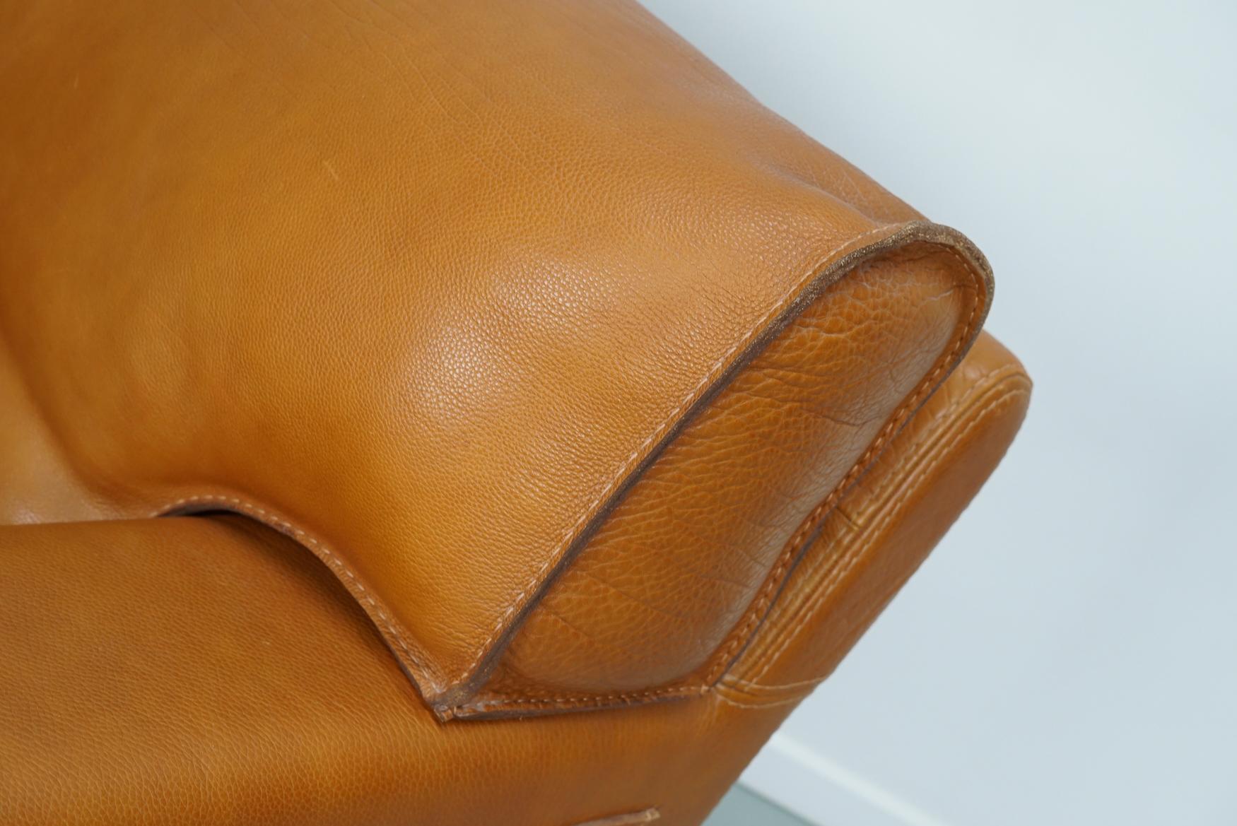 Roche Bobois Club Chair In Tan / Cognac Neck Leather – France, circa 1980 For Sale 1