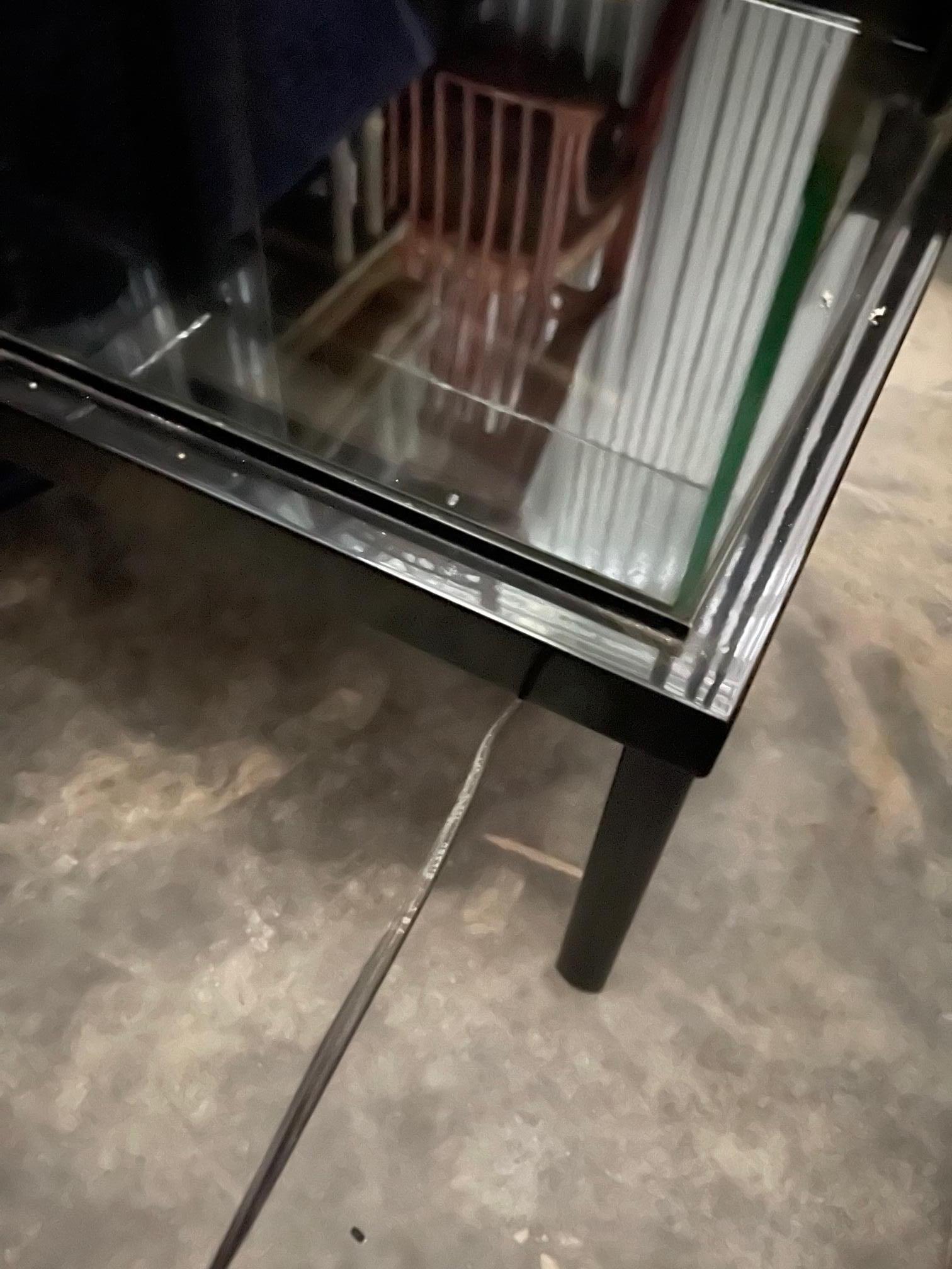 Roche Bobois Vitrina Contemporánea de Laca y Cristal, Siglo XX 5