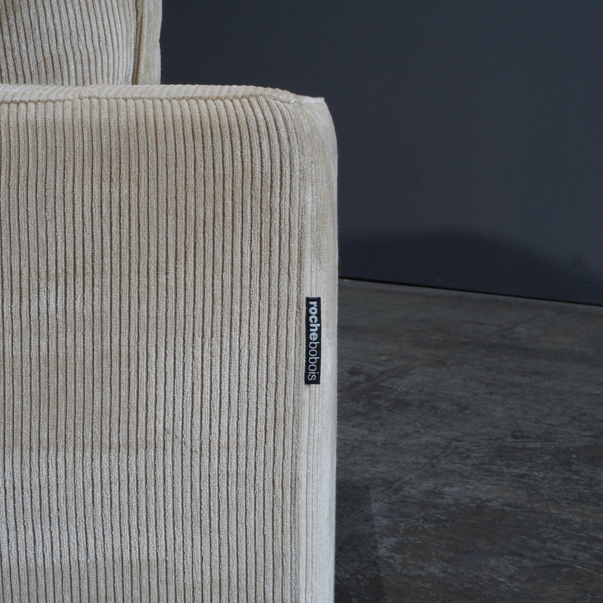 Roche Bobois Cremefarbener Cord-Sessel und Fußhocker im Angebot 1