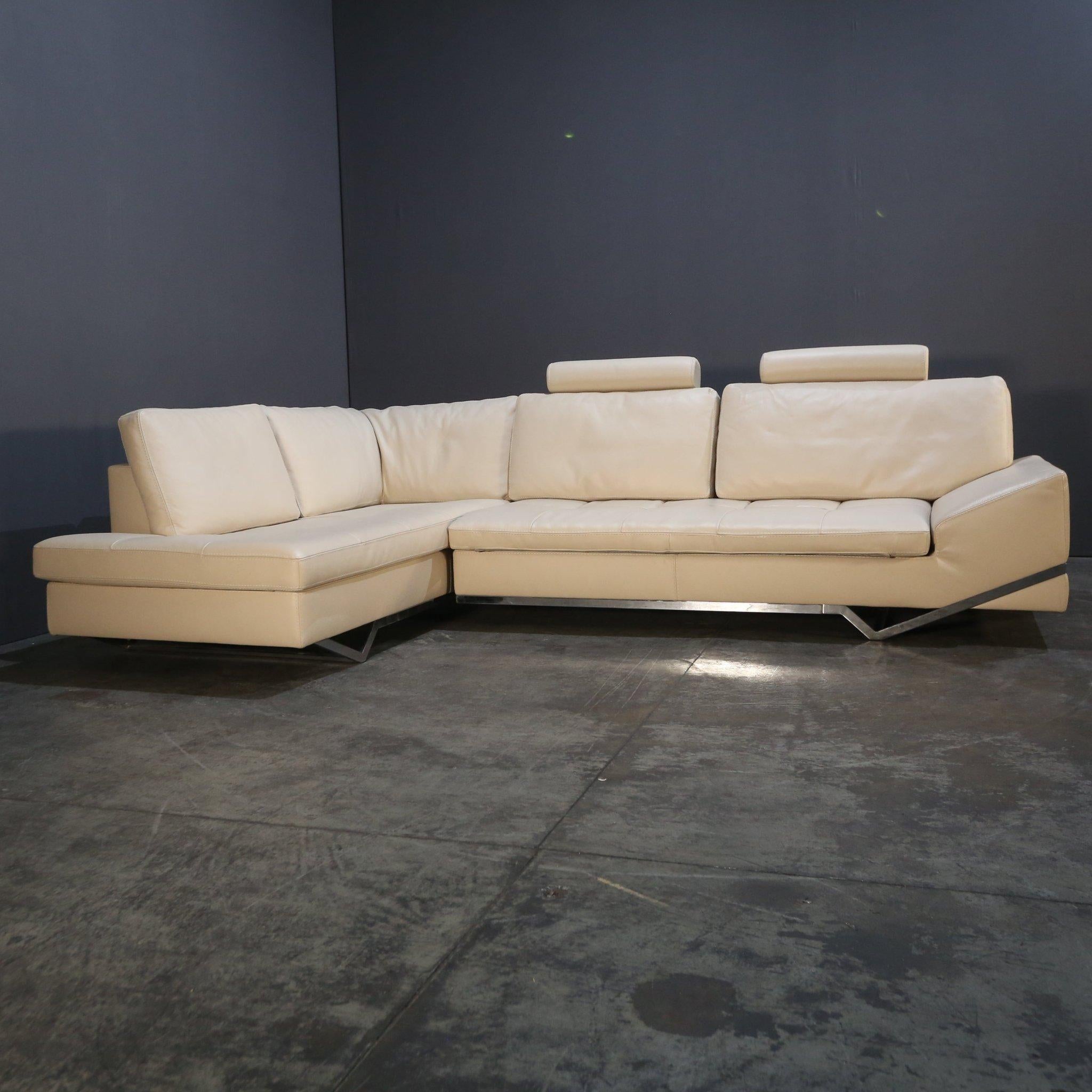 Roche Bobois Sofá seccional de piel color crema en venta 4