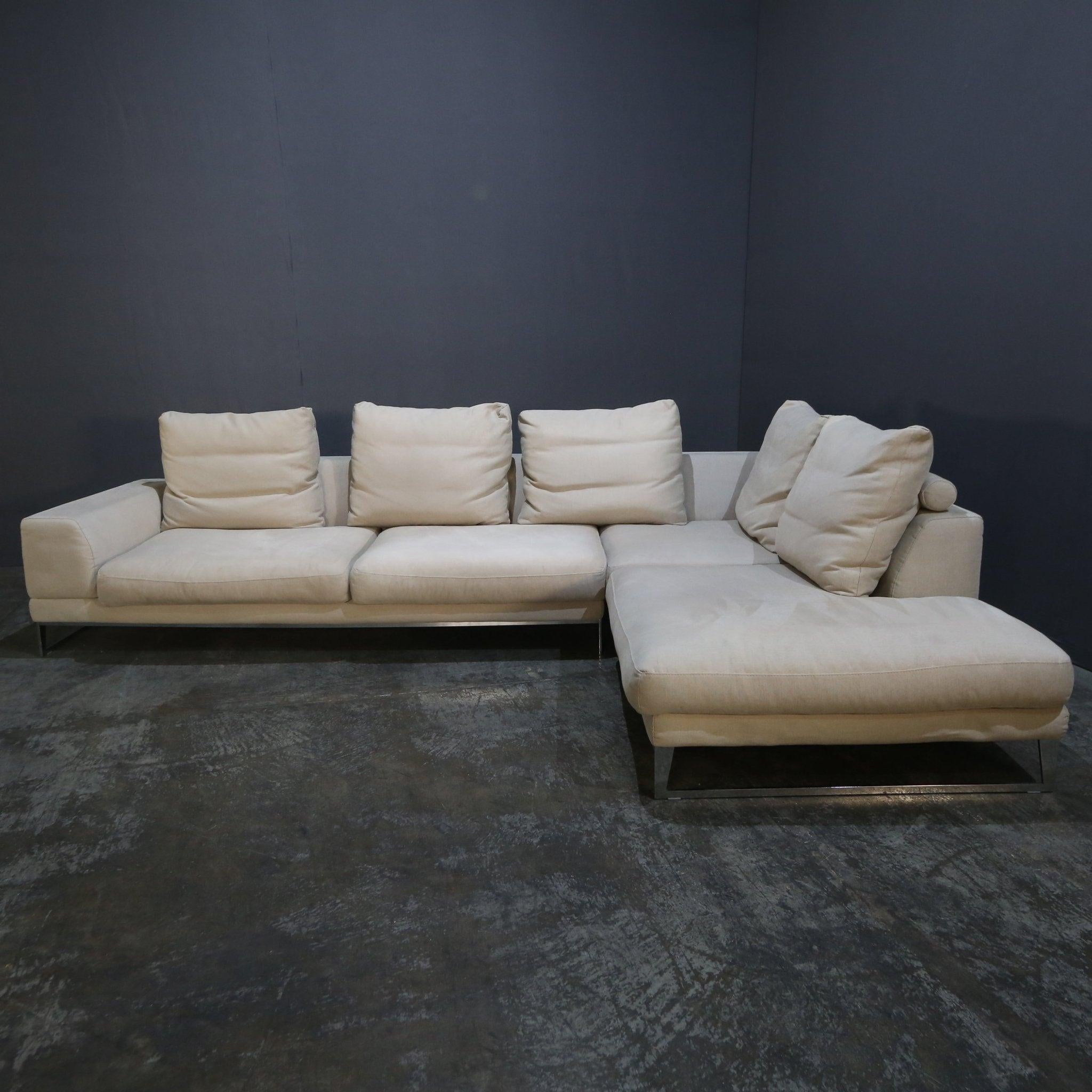 Moderne Roche Bobois Canapé sectionnel en cuir crème en vente