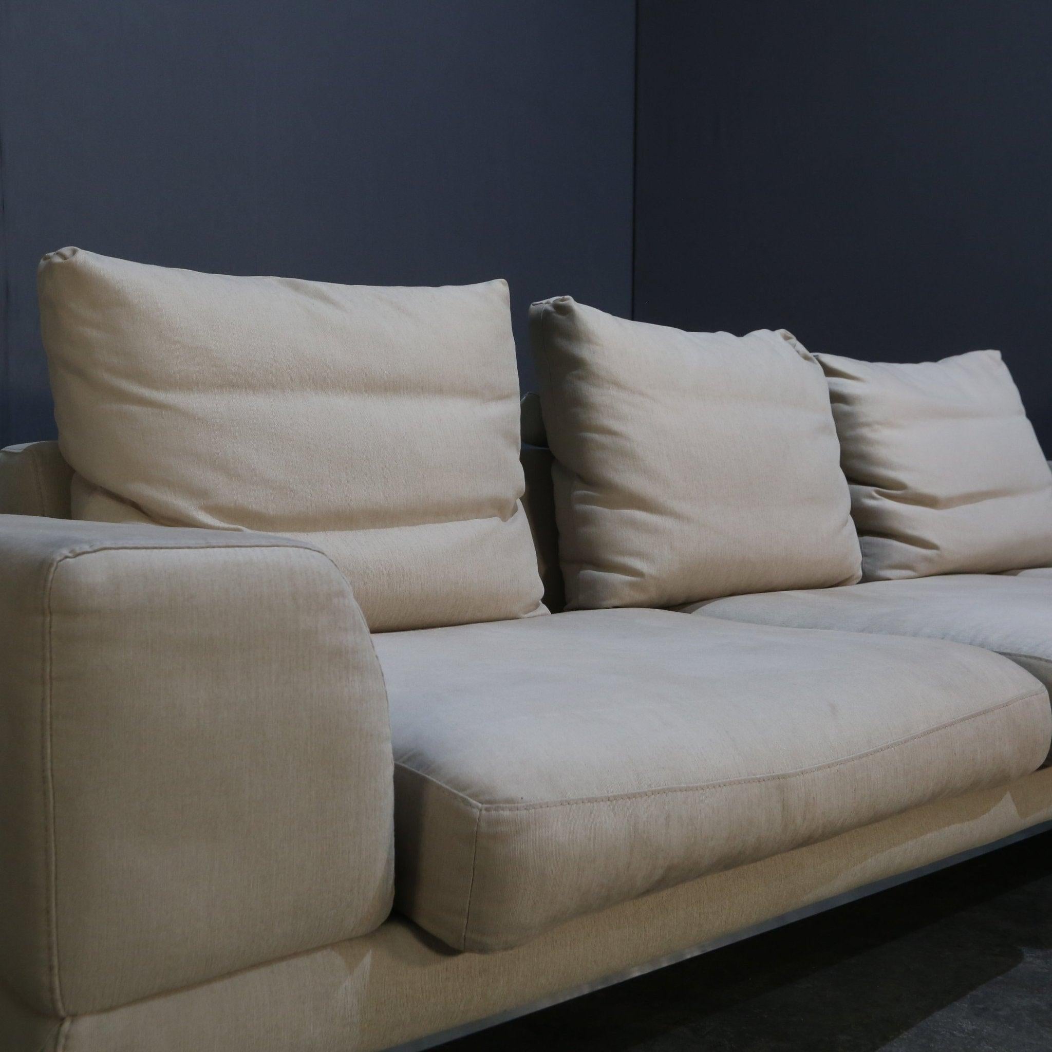 Français Roche Bobois Canapé sectionnel en cuir crème en vente
