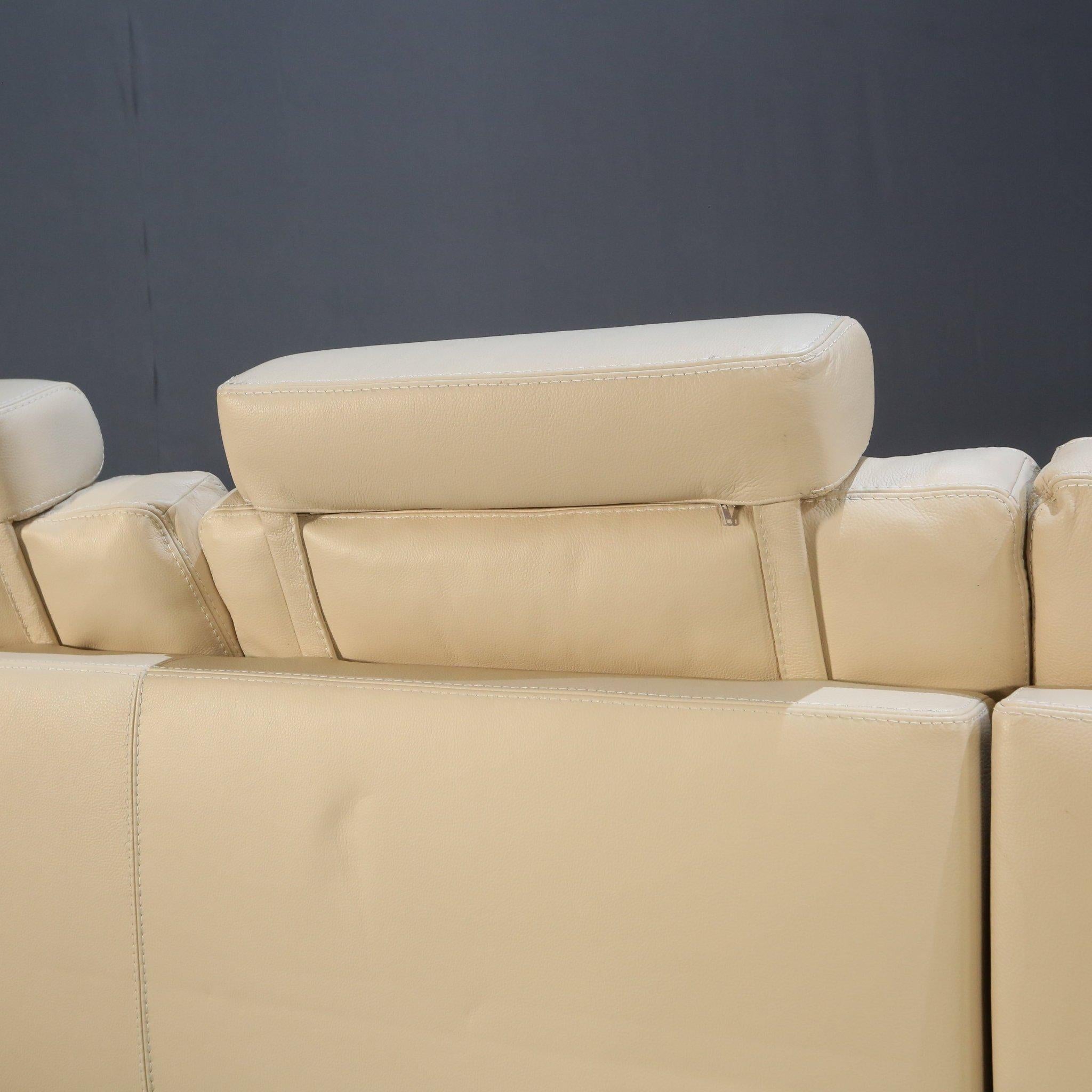 Roche Bobois Sofá seccional de piel color crema en venta 1