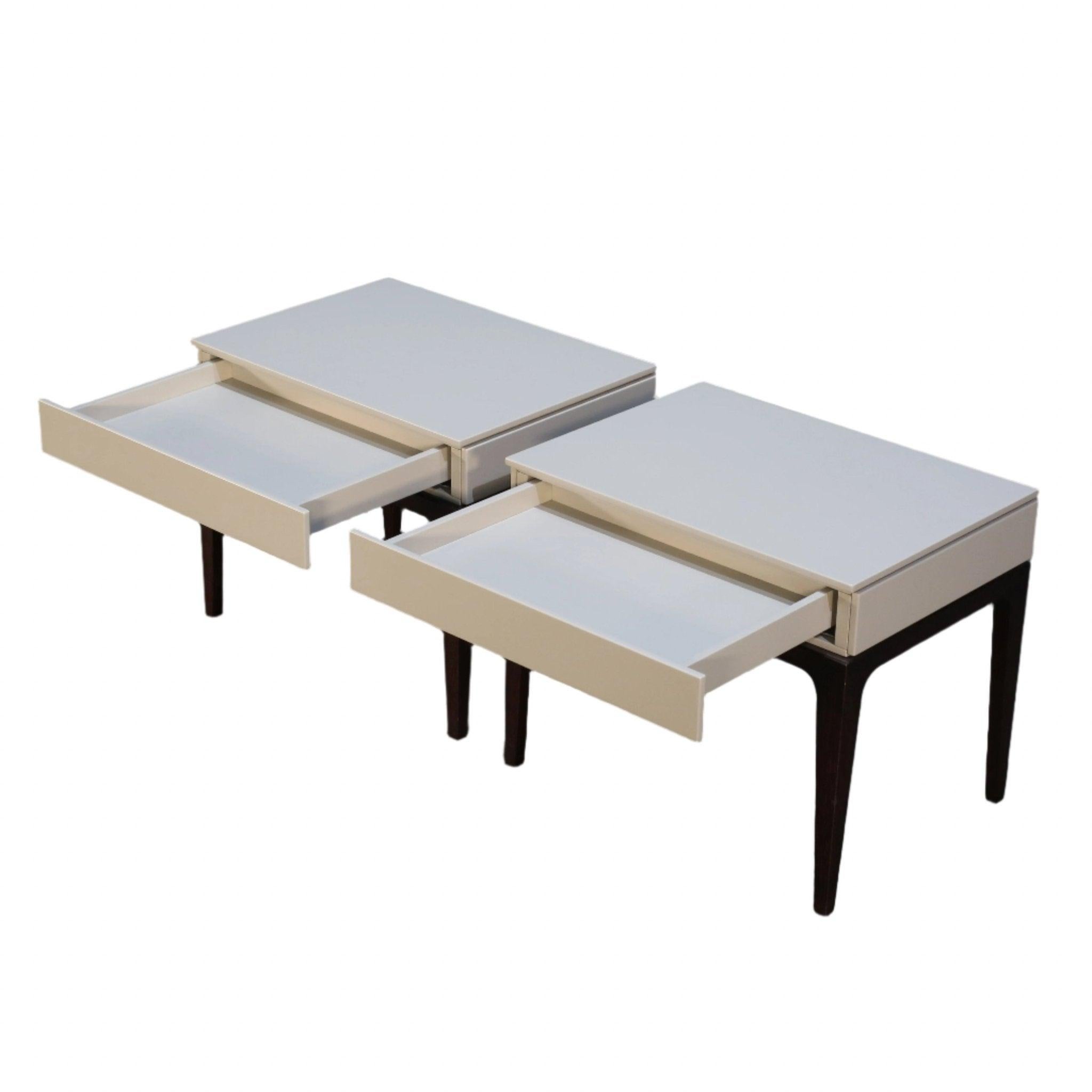 Bois Table de chevet Devom de Roche Bobois par Sandra Demuth
