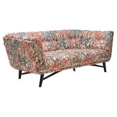 Canapé Roche Bobois à profil en tissu touffeté à motifs floraux 2,5 places