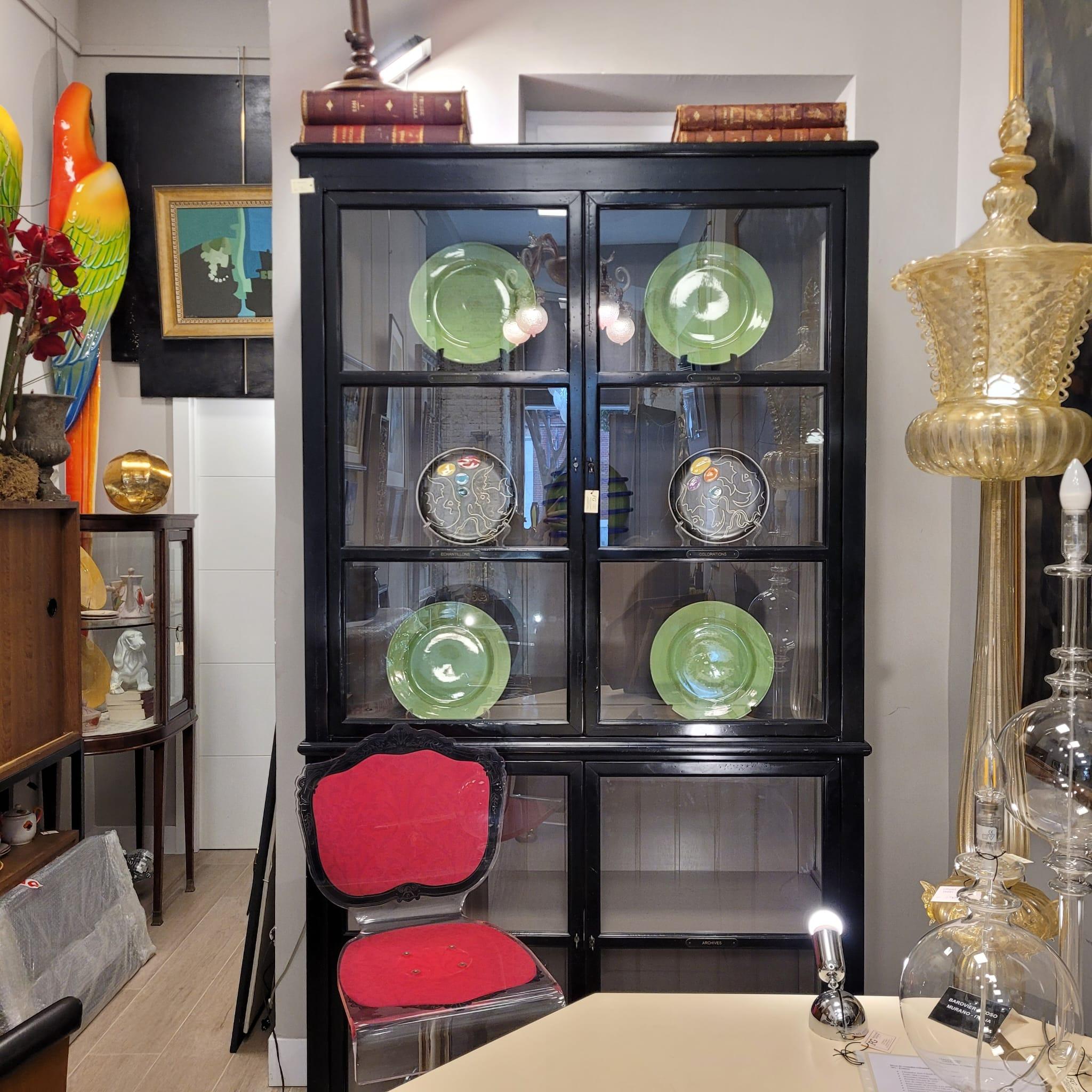 Roche Bobois France, Black display case/architect library “Architecte For Sale 2