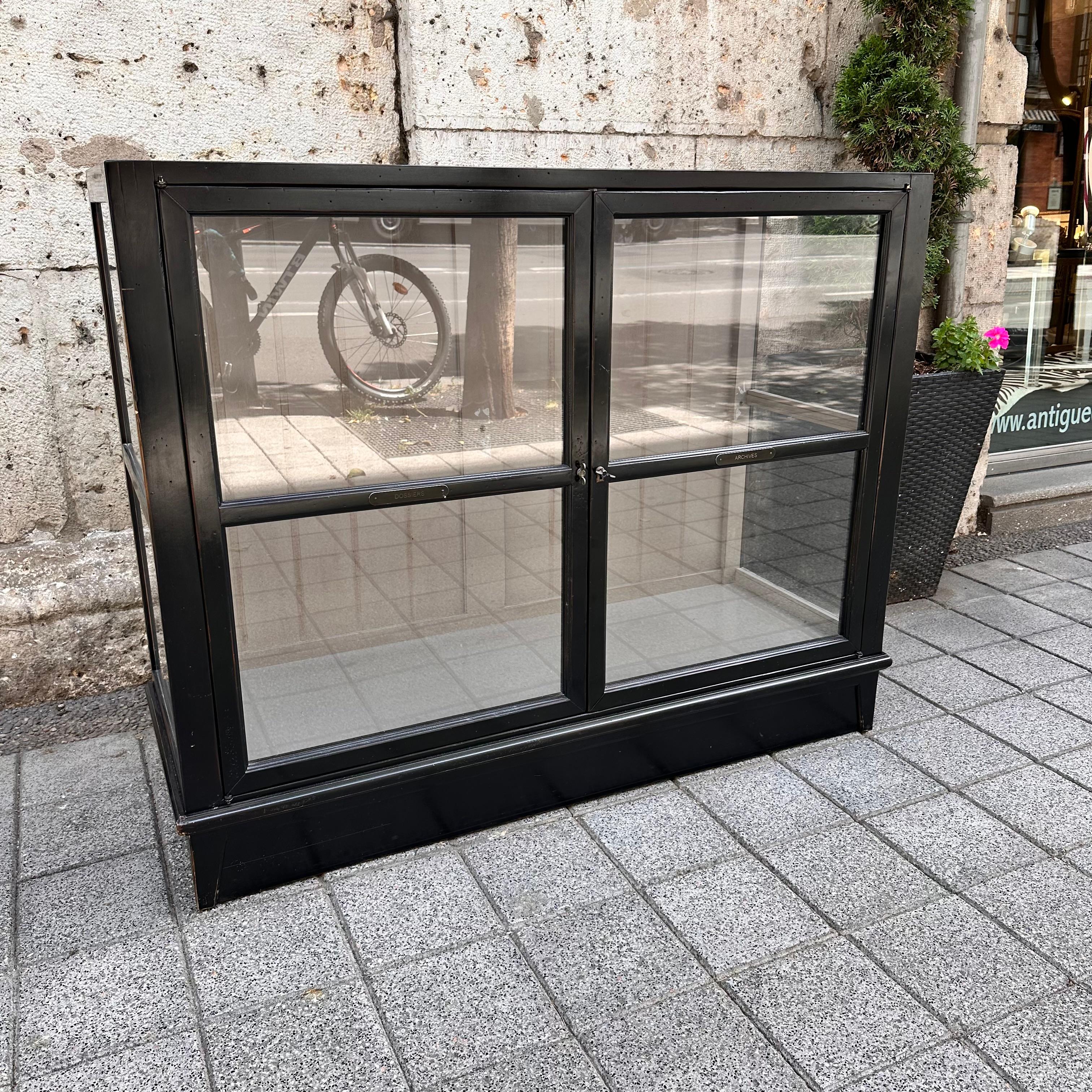 Roche Bobois France, Black display case/architect library “Architecte For Sale 5