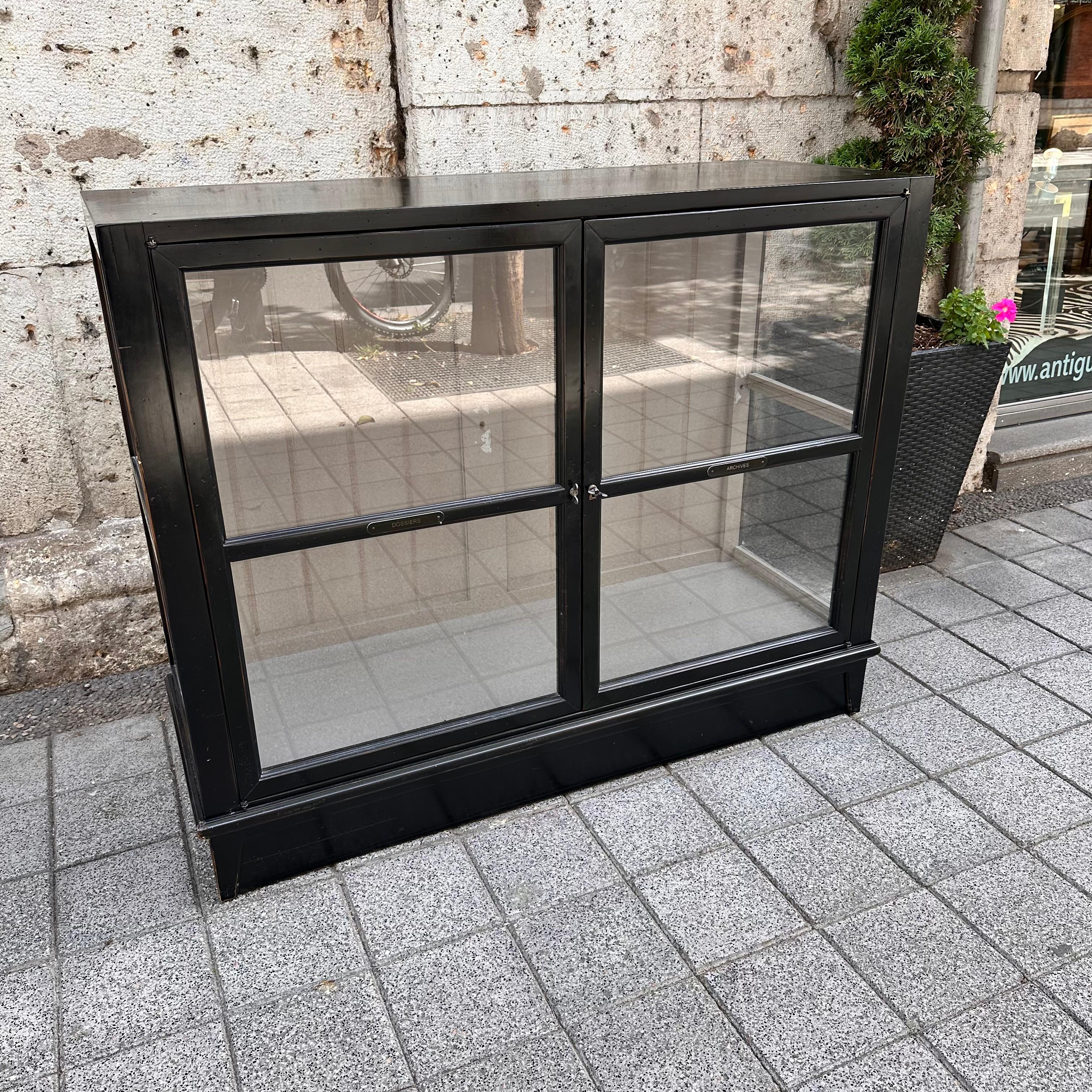 Roche Bobois France, Black display case/architect library “Architecte For Sale 6